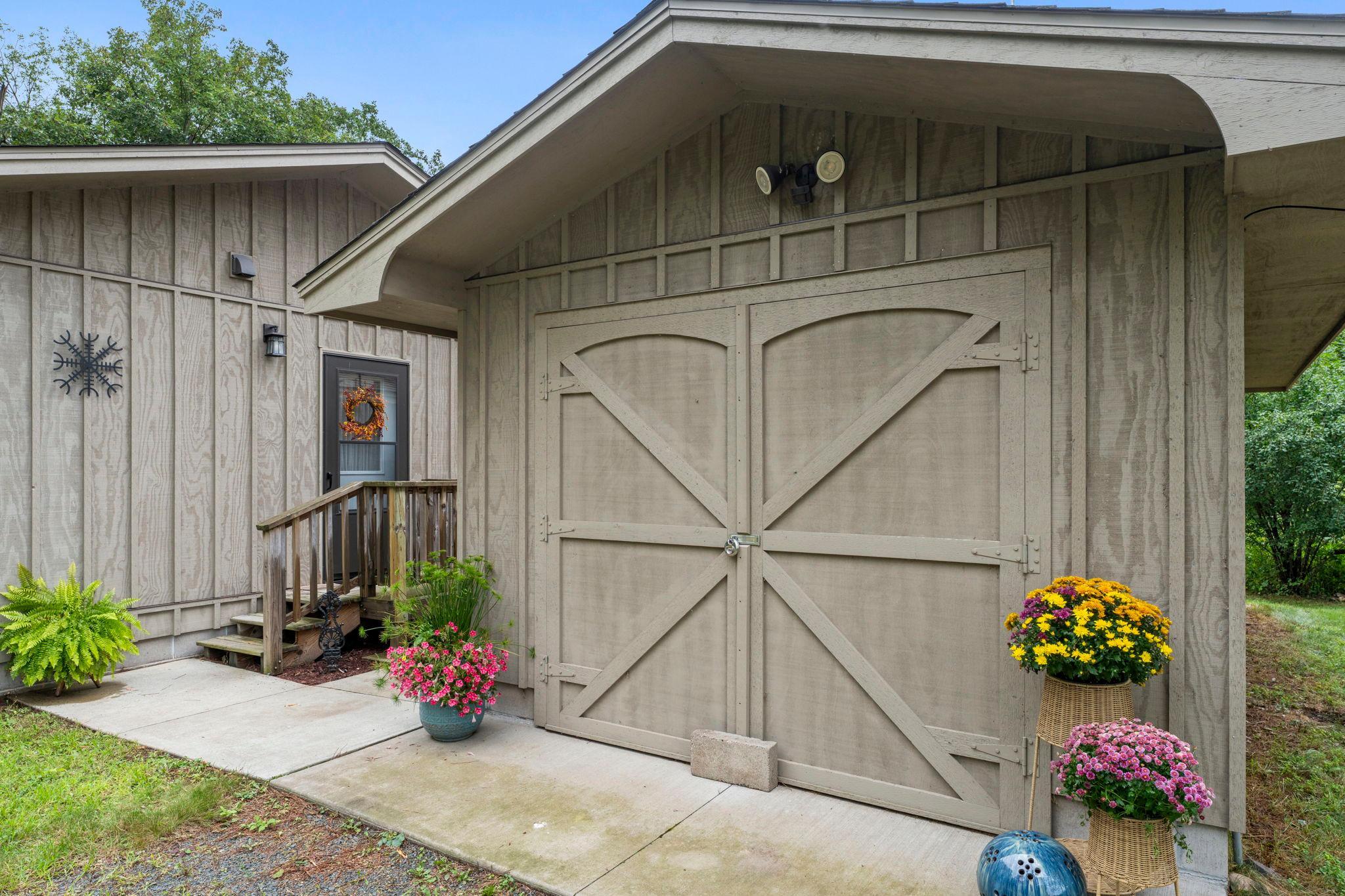 1722 W WHITE ASH DR — photo 3