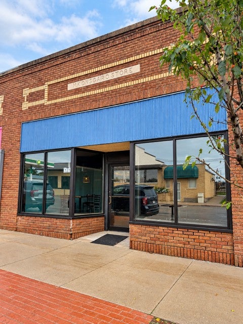 131 W Main Street — photo