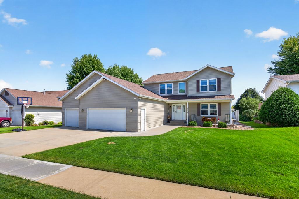 1008 Golfers Court SE — photo