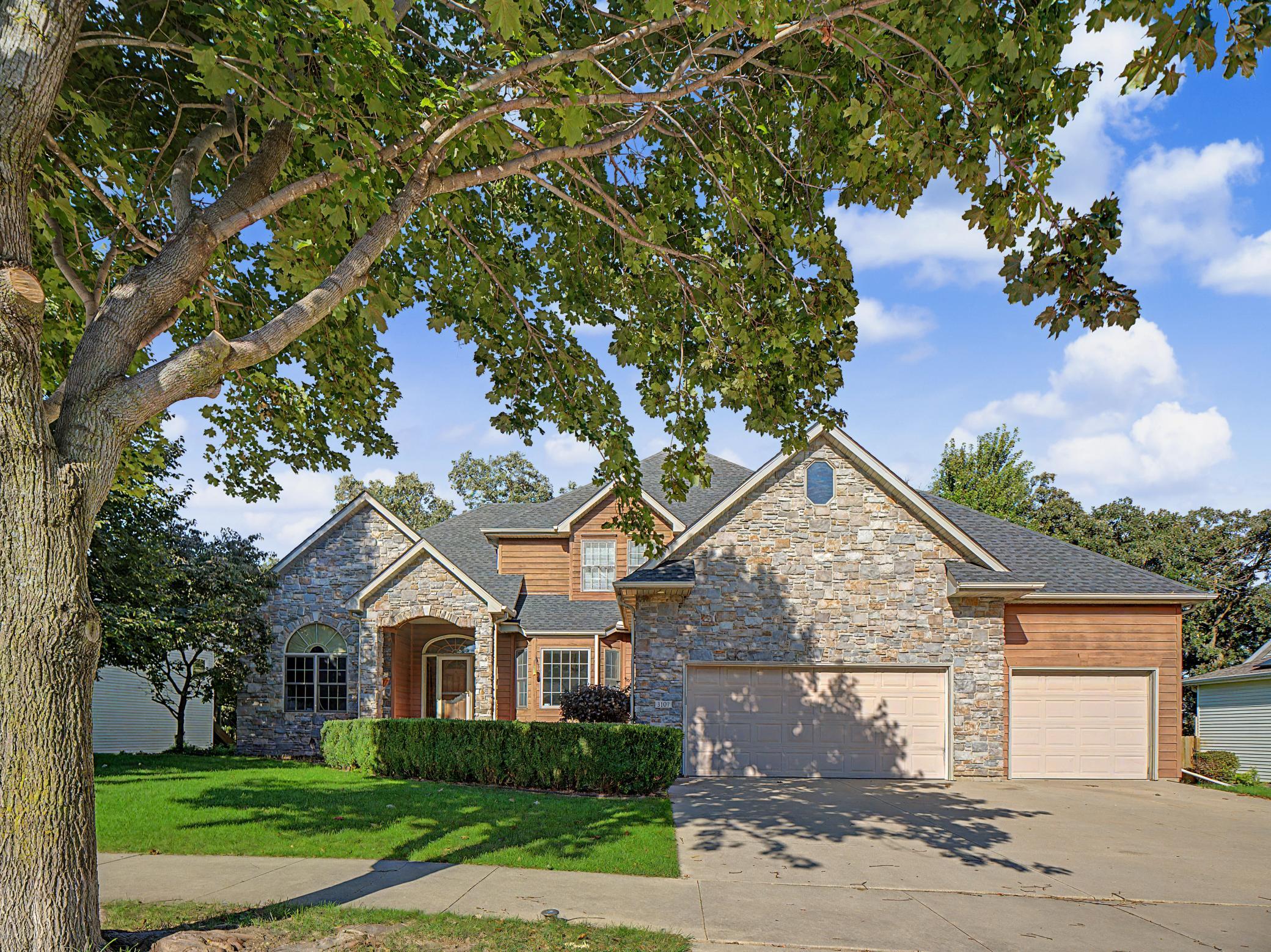 3107 Darcy Drive NE — photo