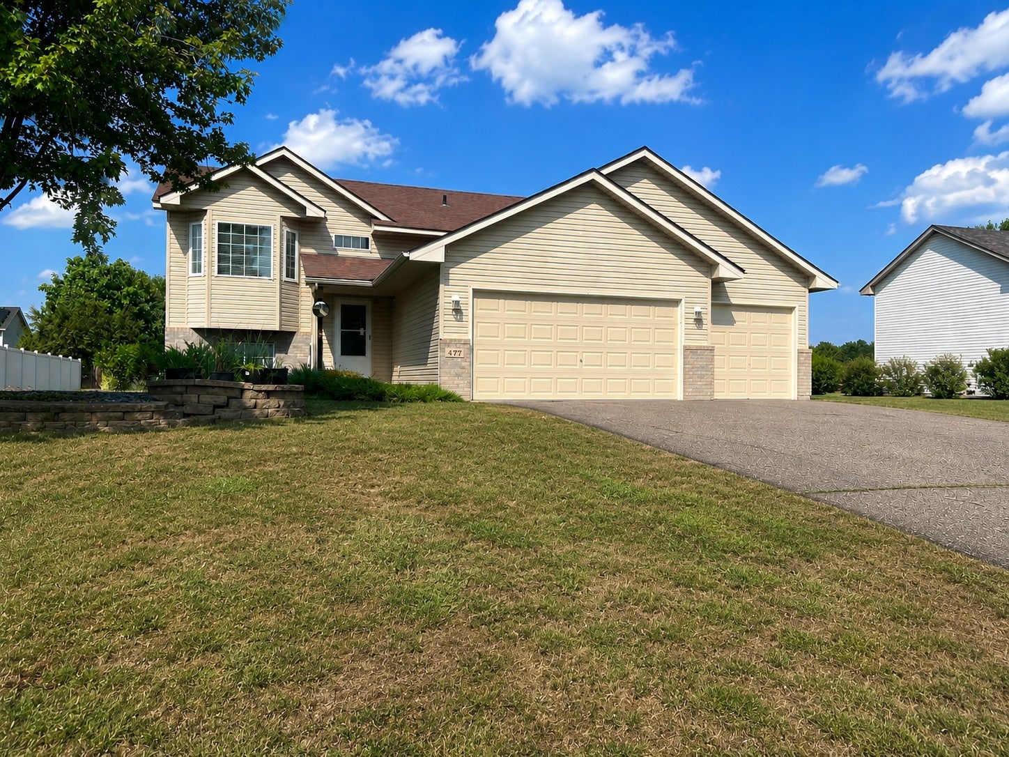477 Shannon Drive — photo