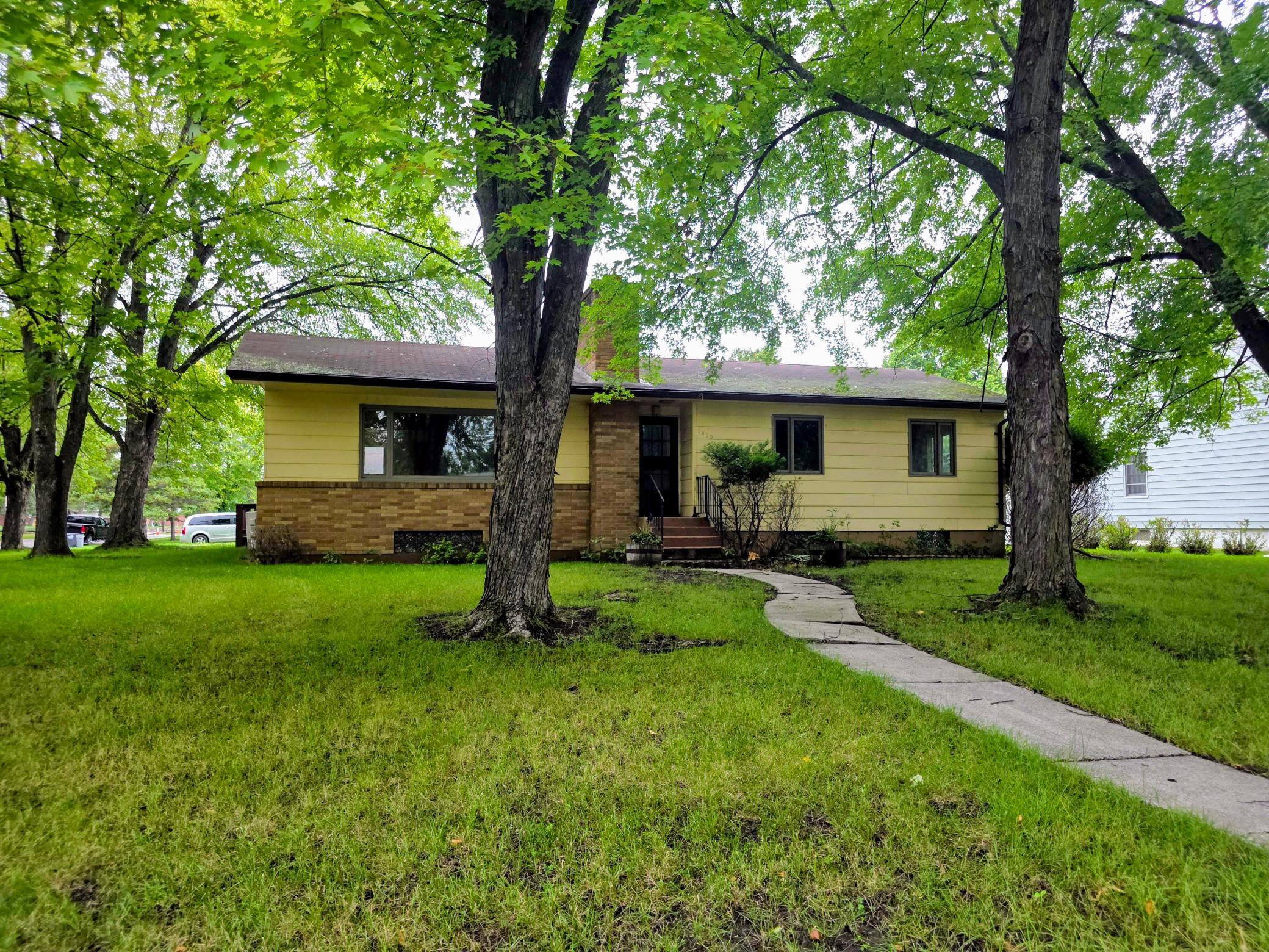 1410 Home Lane — photo