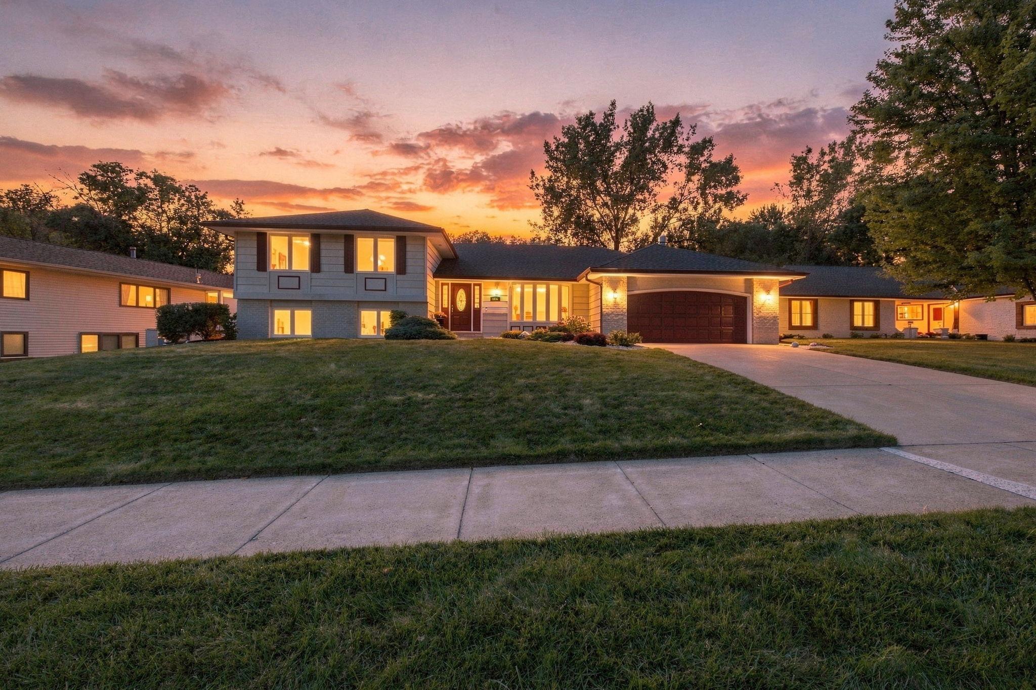 9235 Hyland Creek Road — photo