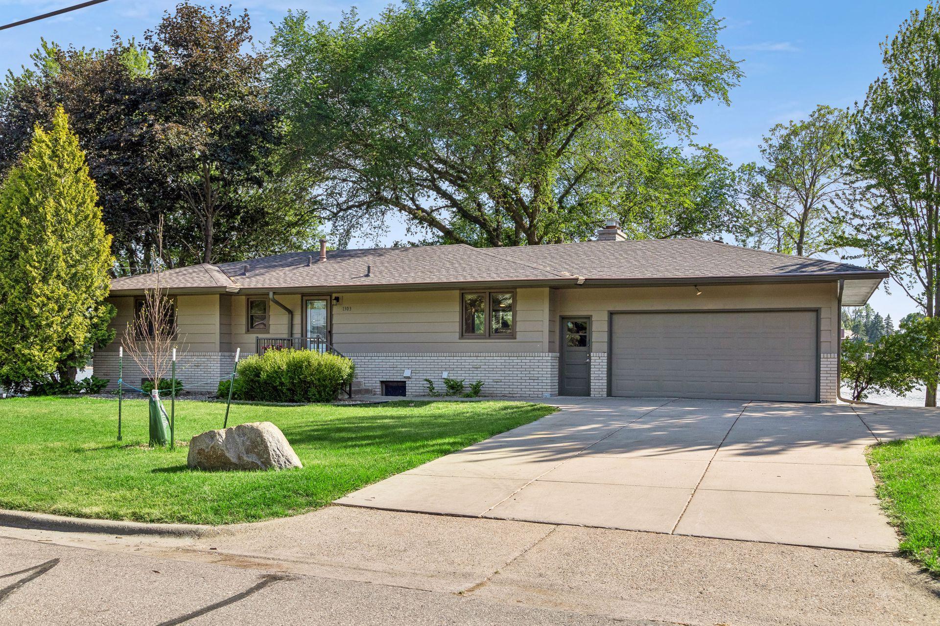 1303 Crystal Lake Road E — photo