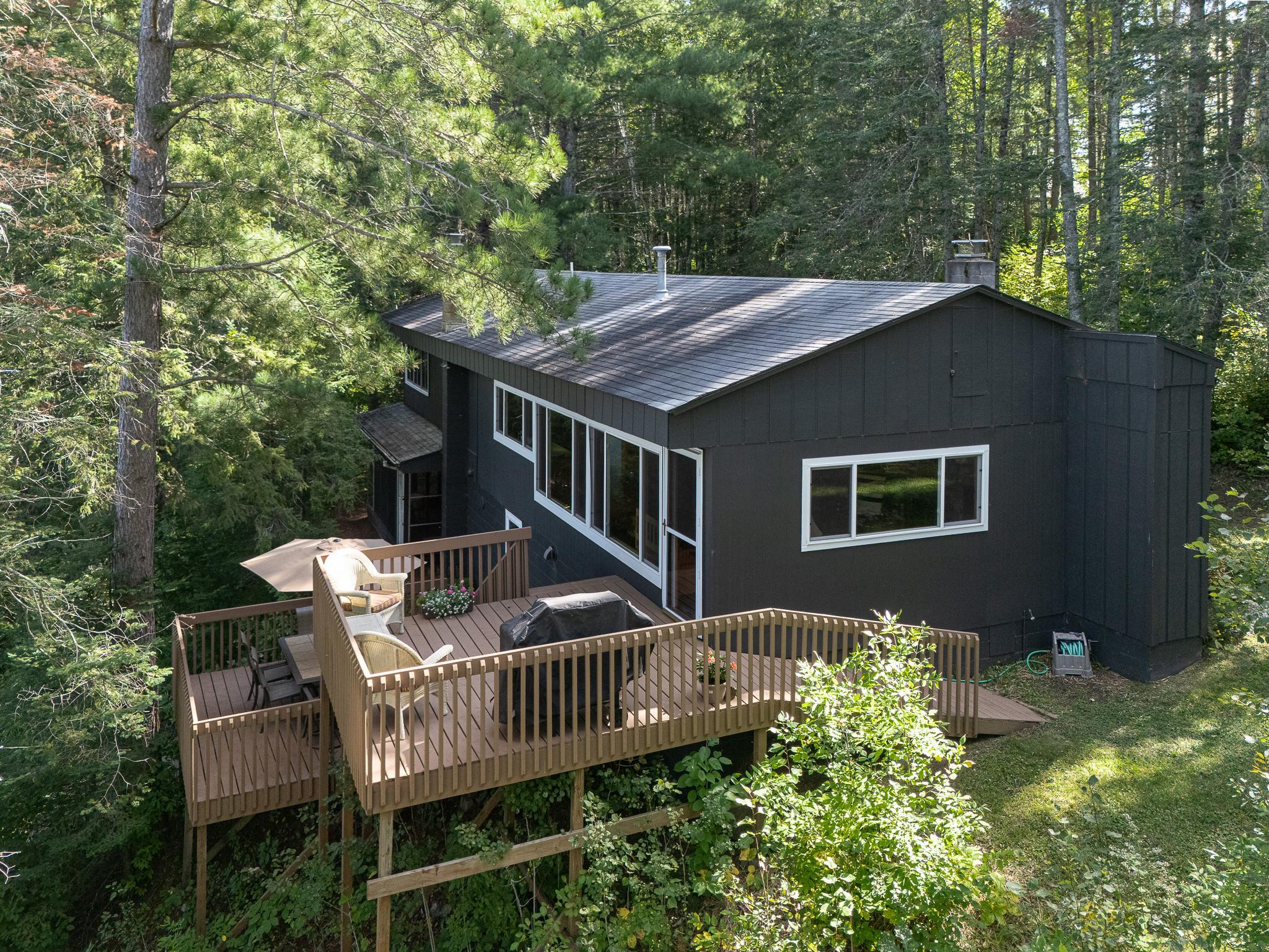 7120 Quentin Road NE — photo