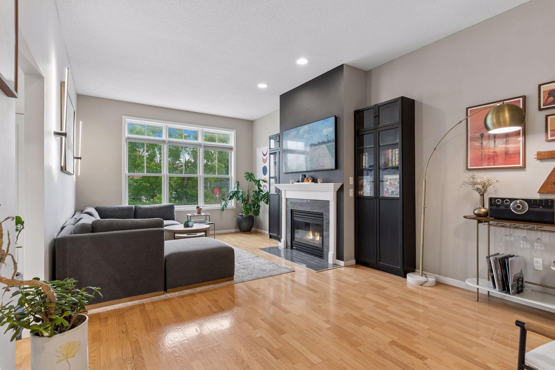 724 E 25th Street — photo