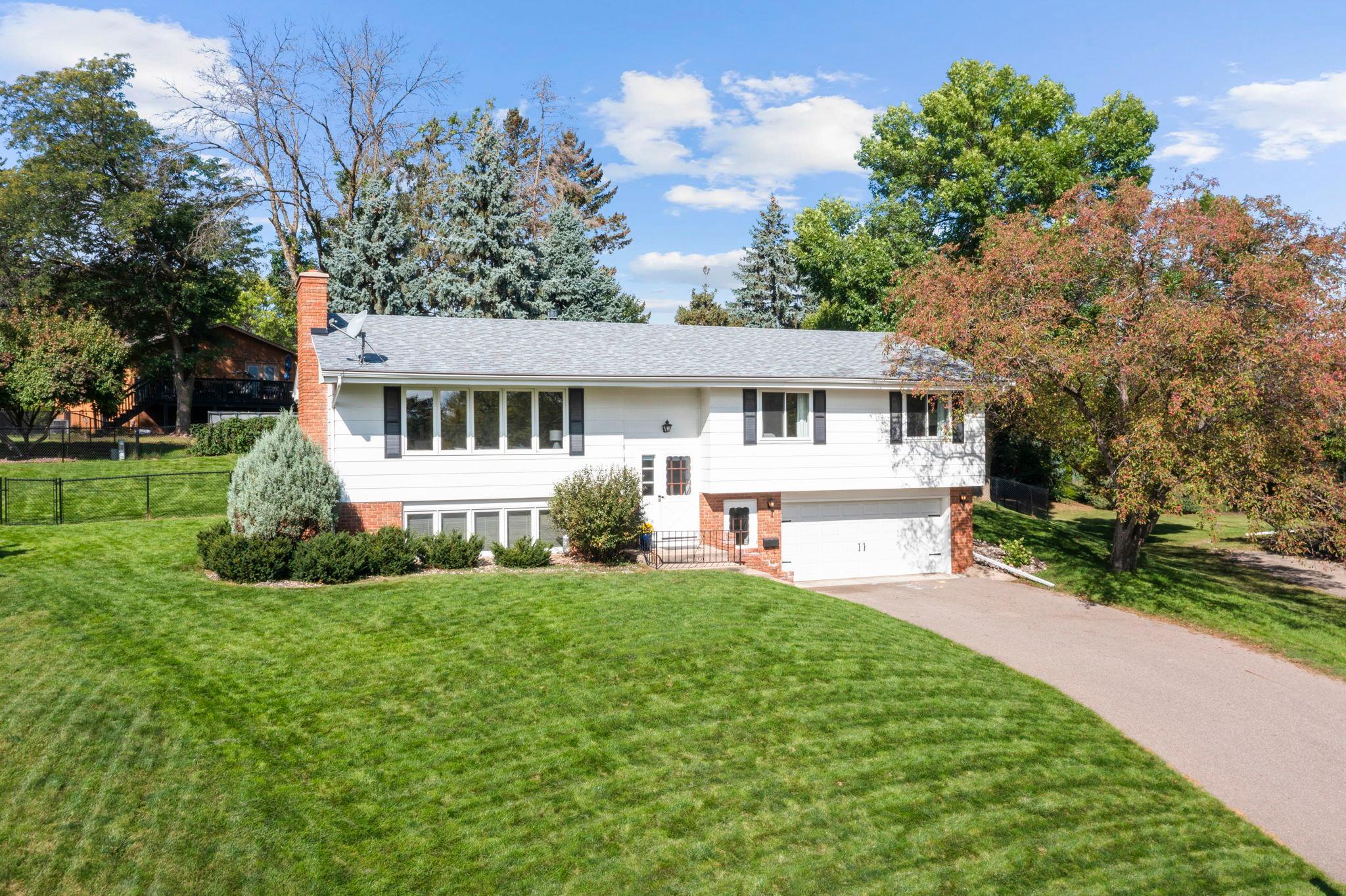 10024 Johnson Circle — photo