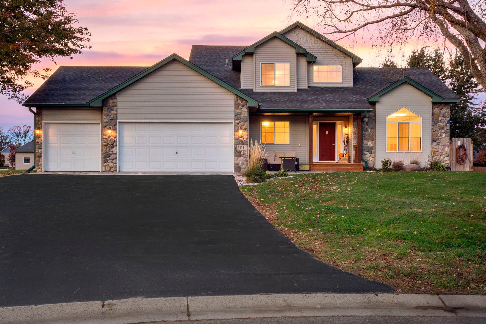 1115 Maplewood Court SW — photo