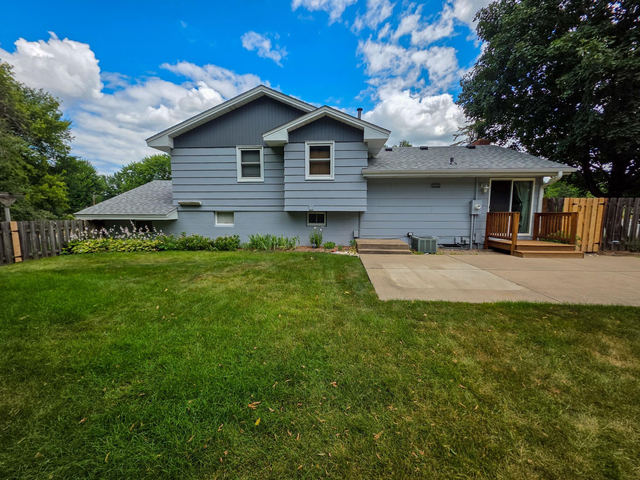 5033 Overlook Drive — photo