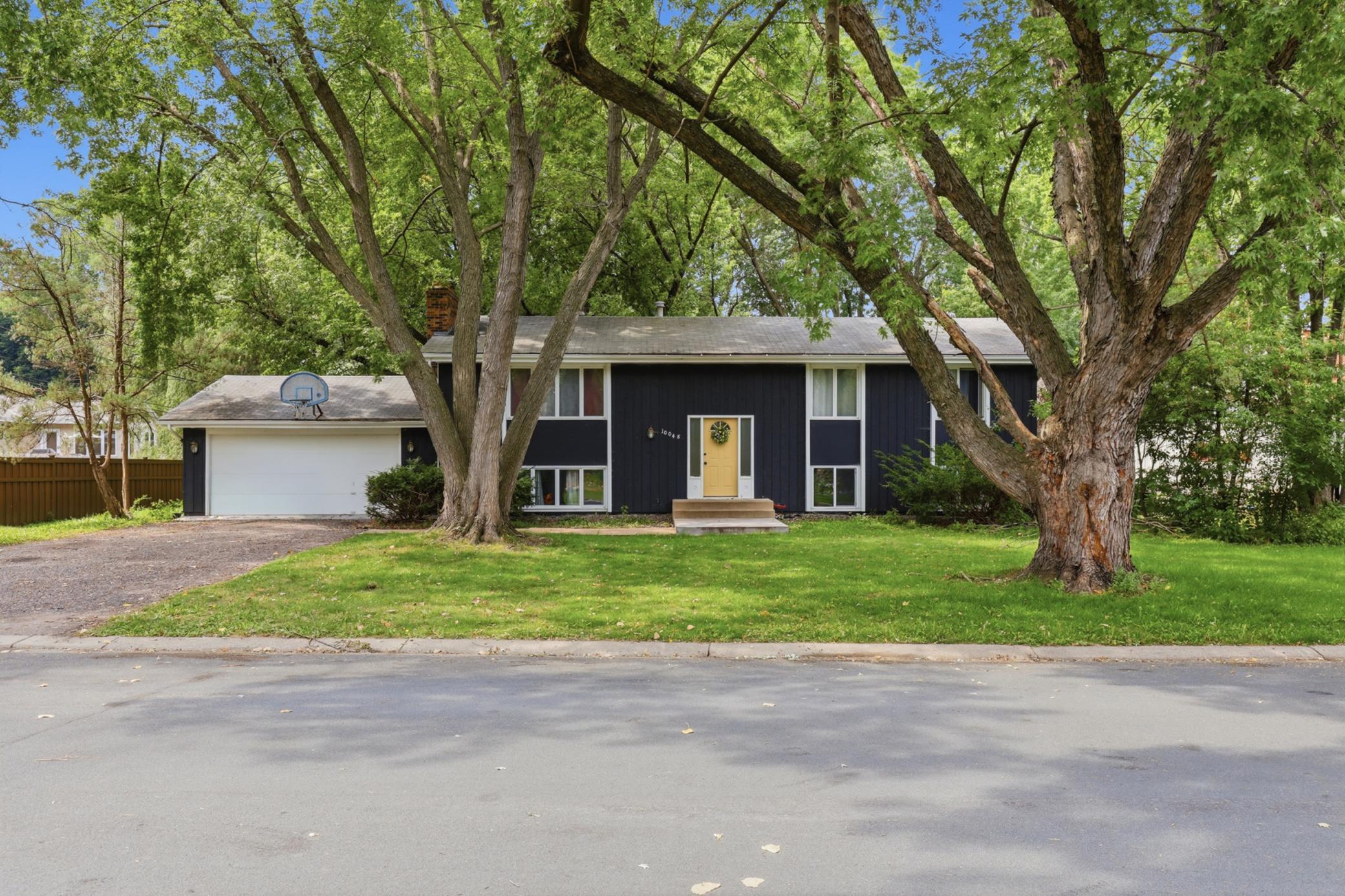 10048 Upton Road — photo