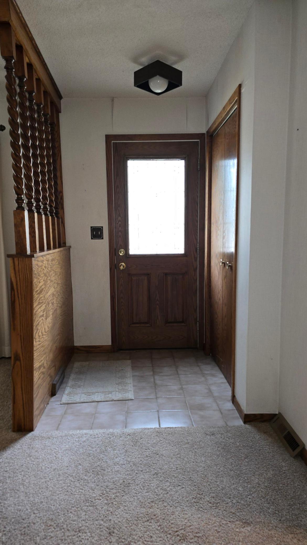207 E Lyon Street, Marshall, MN 56258 — photo 2
