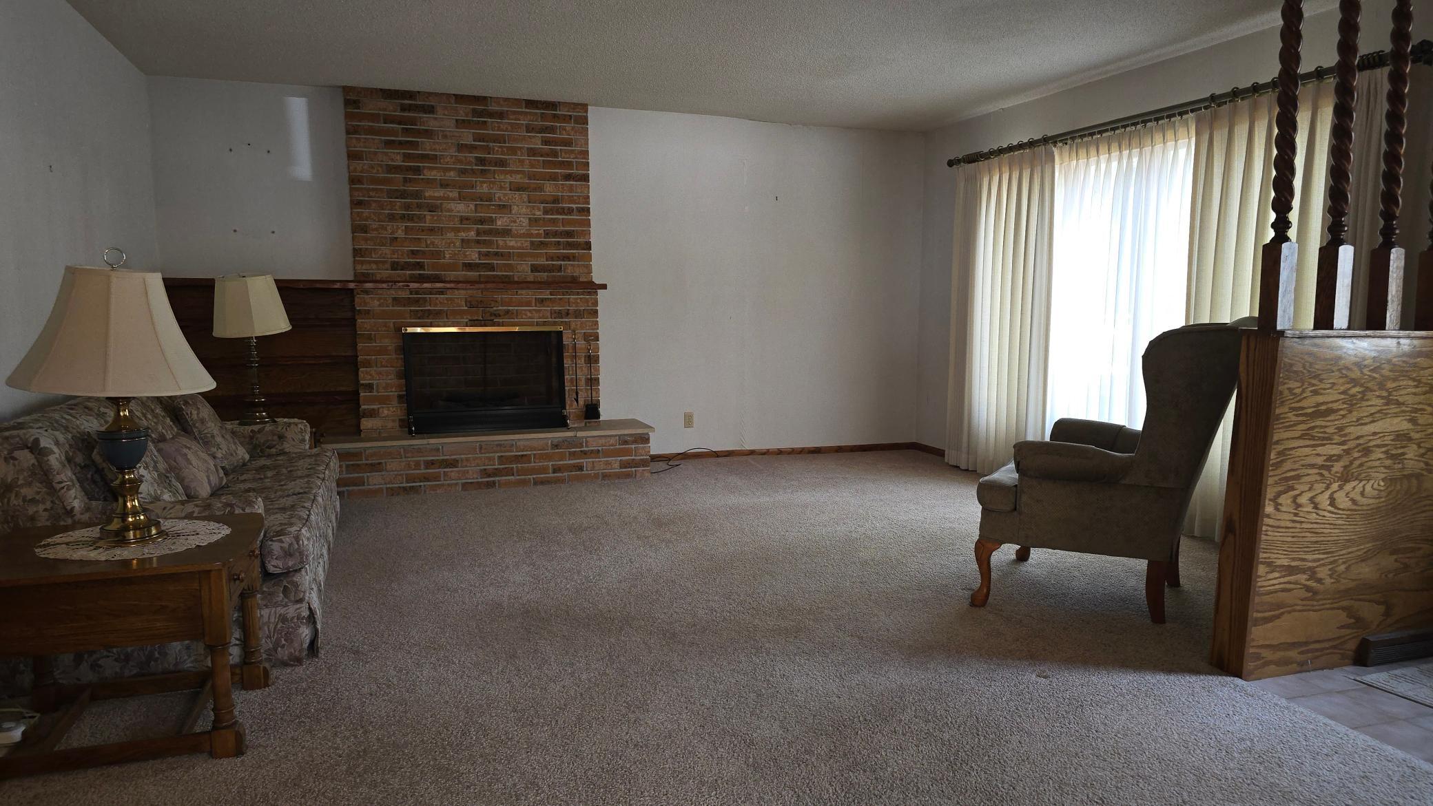 207 E Lyon Street, Marshall, MN 56258 — photo 3