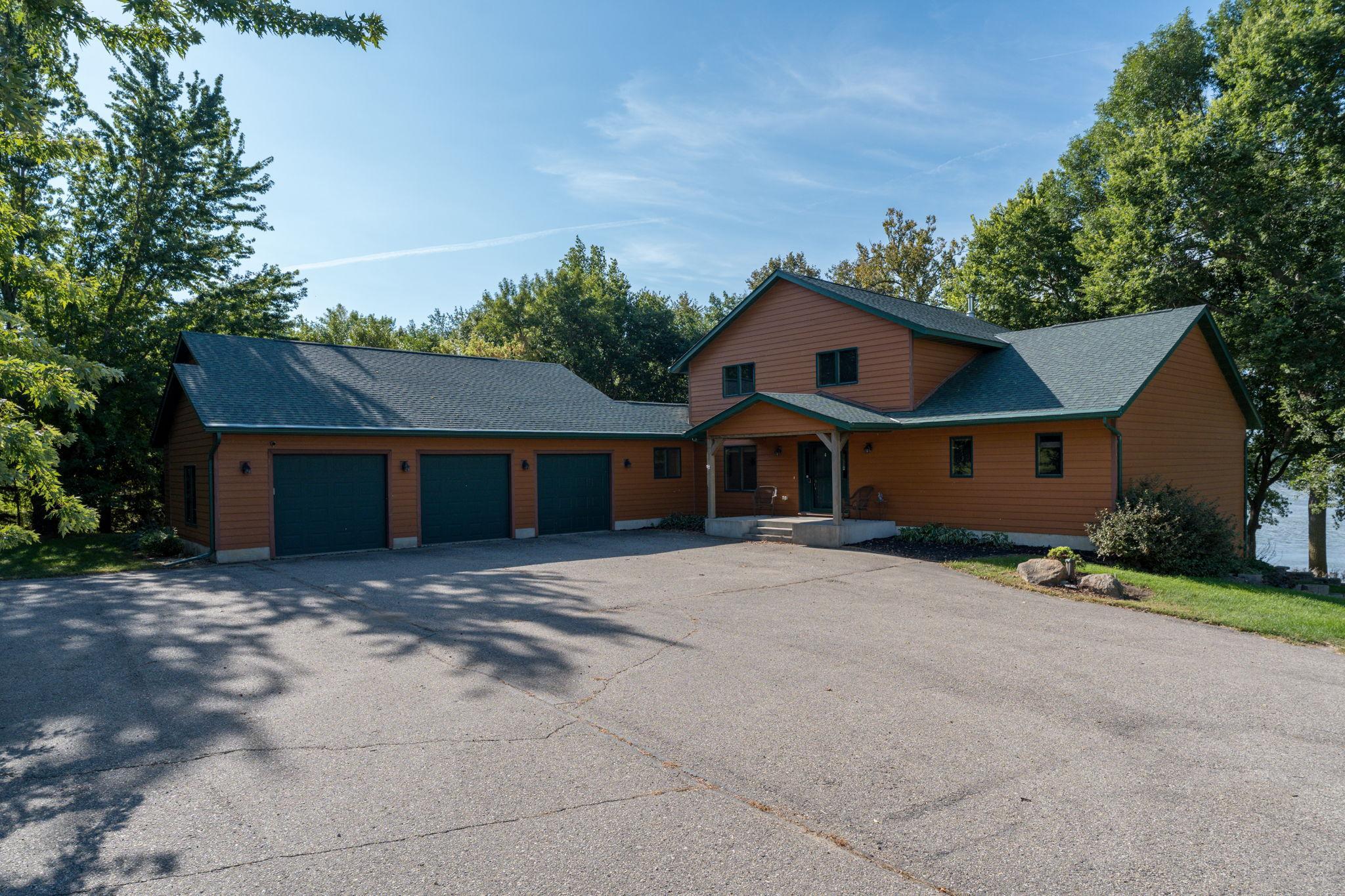26047 Island Road — photo