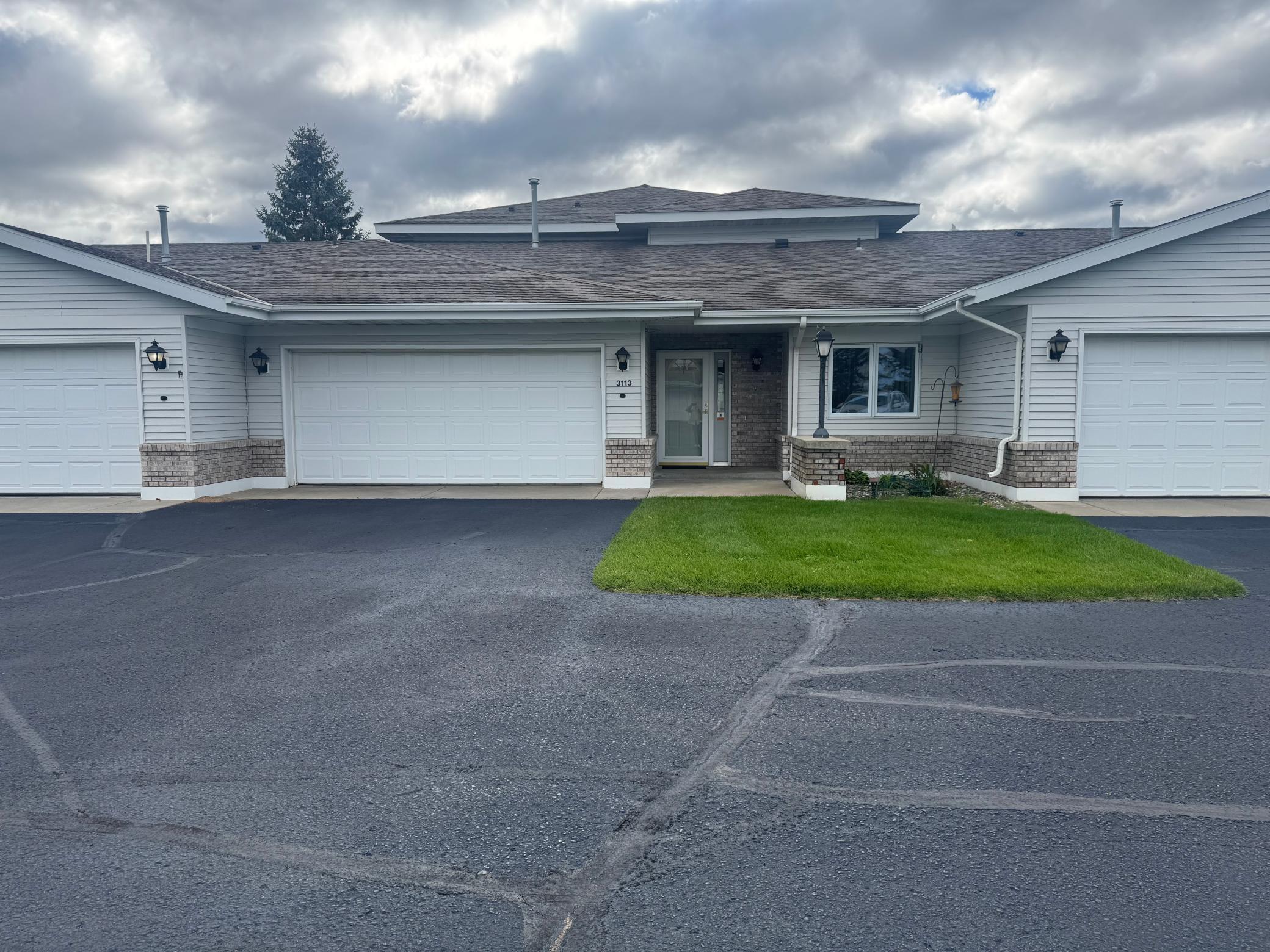 3113 Maple Leaf Court NW — photo