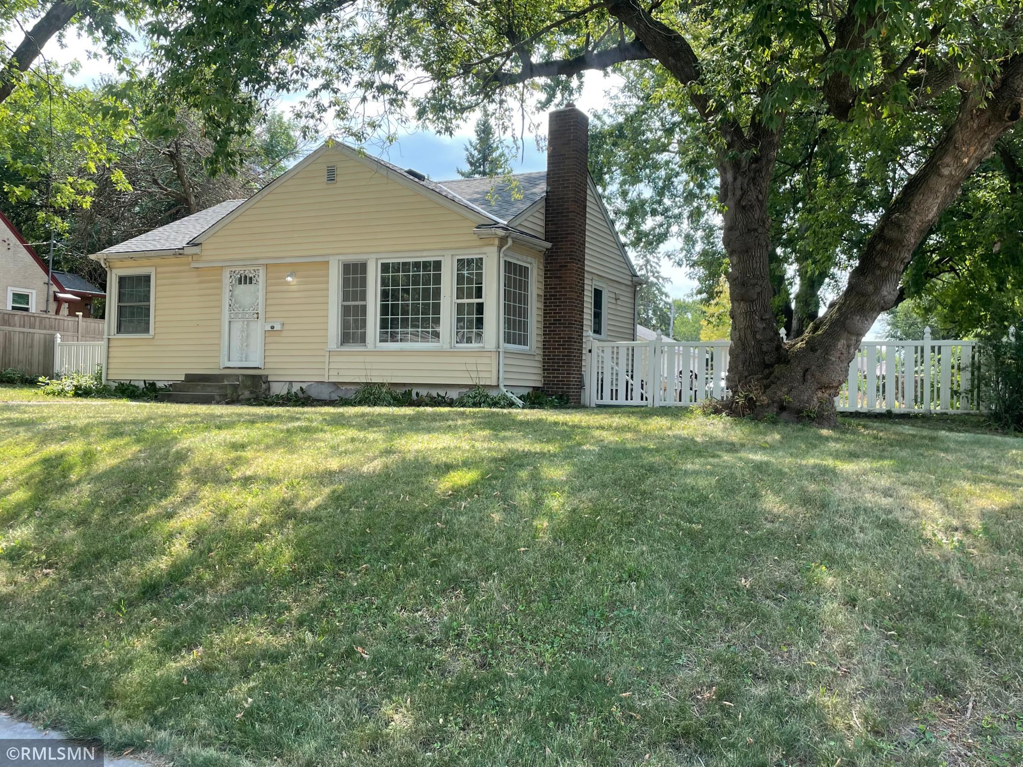 1600 37th Avenue NE — photo