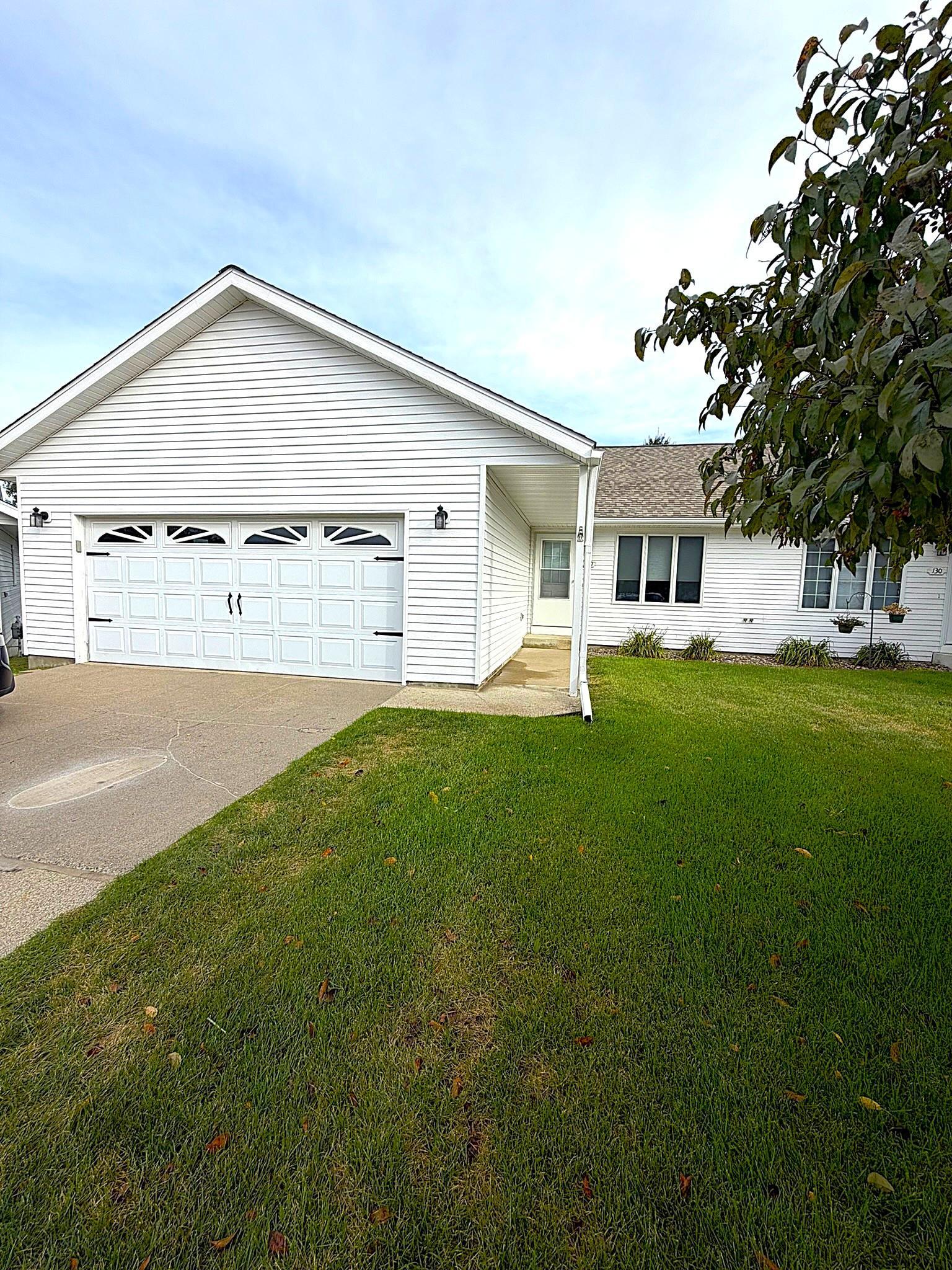 140 Orchard Manor Drive SE — photo