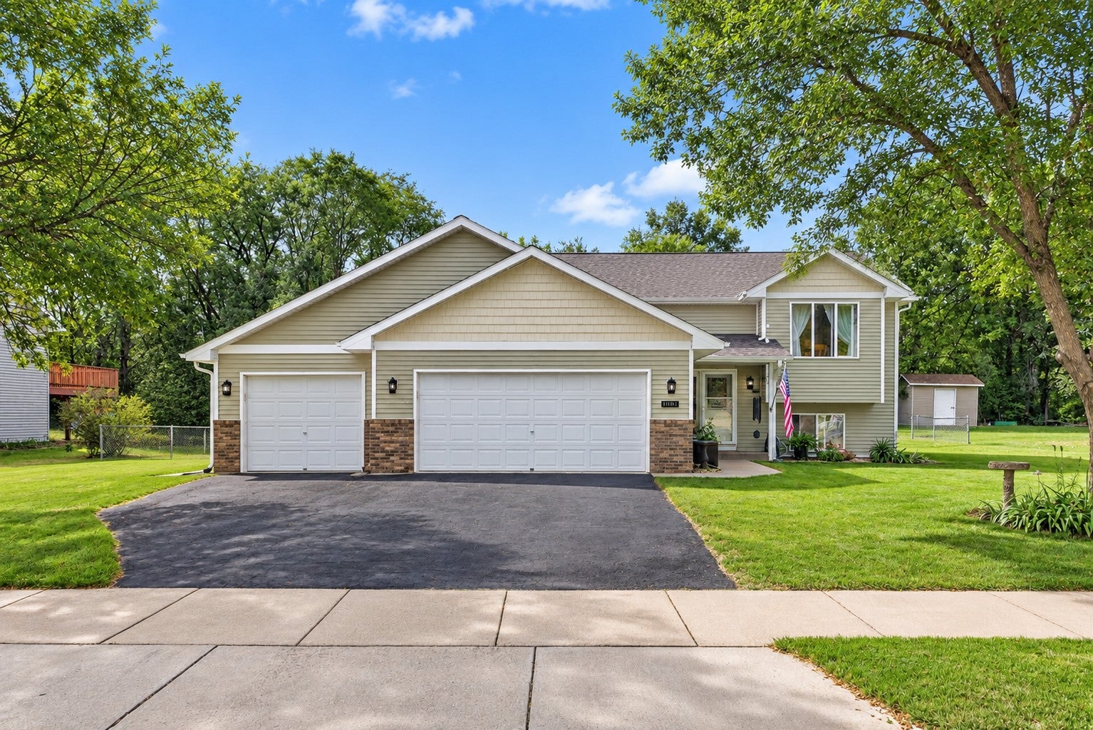 11182 Woods Edge Avenue — photo