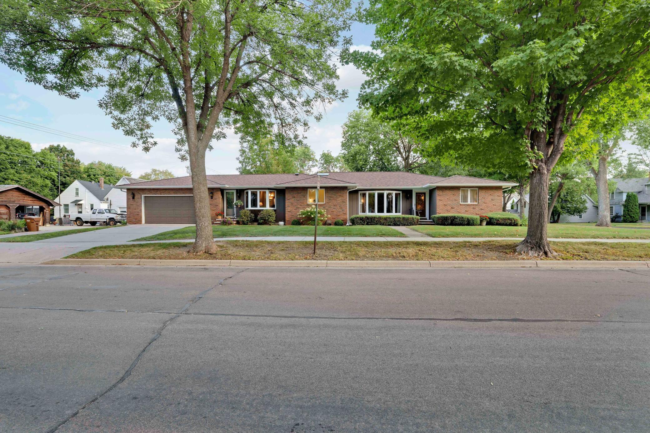 611 E Sheridan Avenue — photo