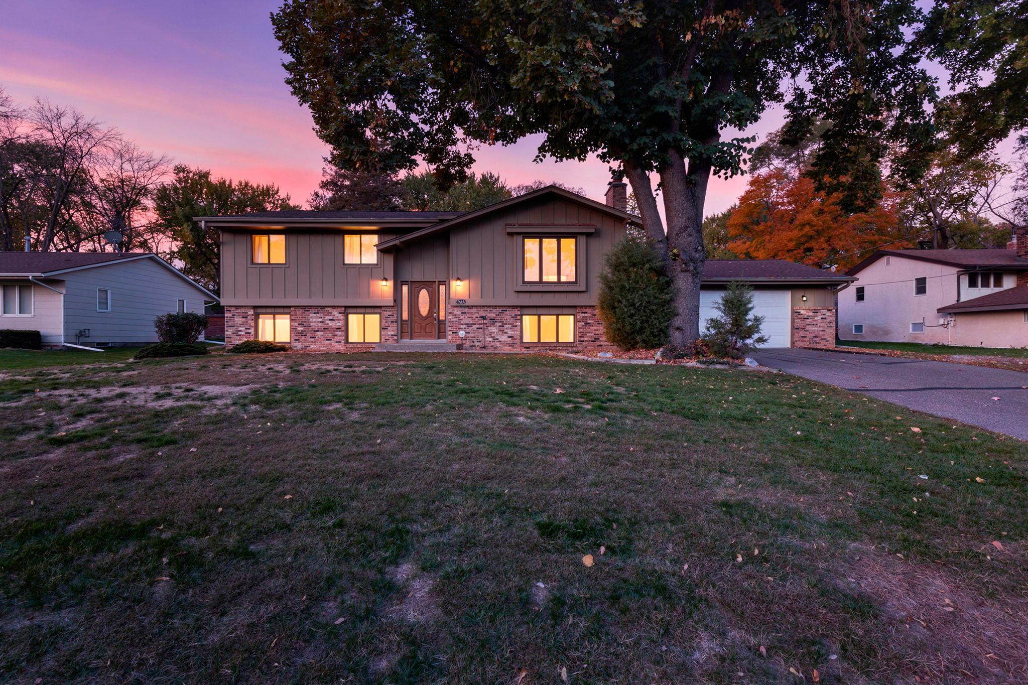 6733 Willow Lane — photo