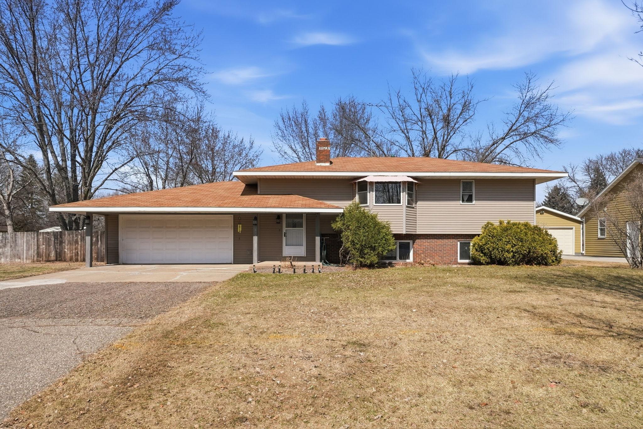 833 Lewis Place — photo