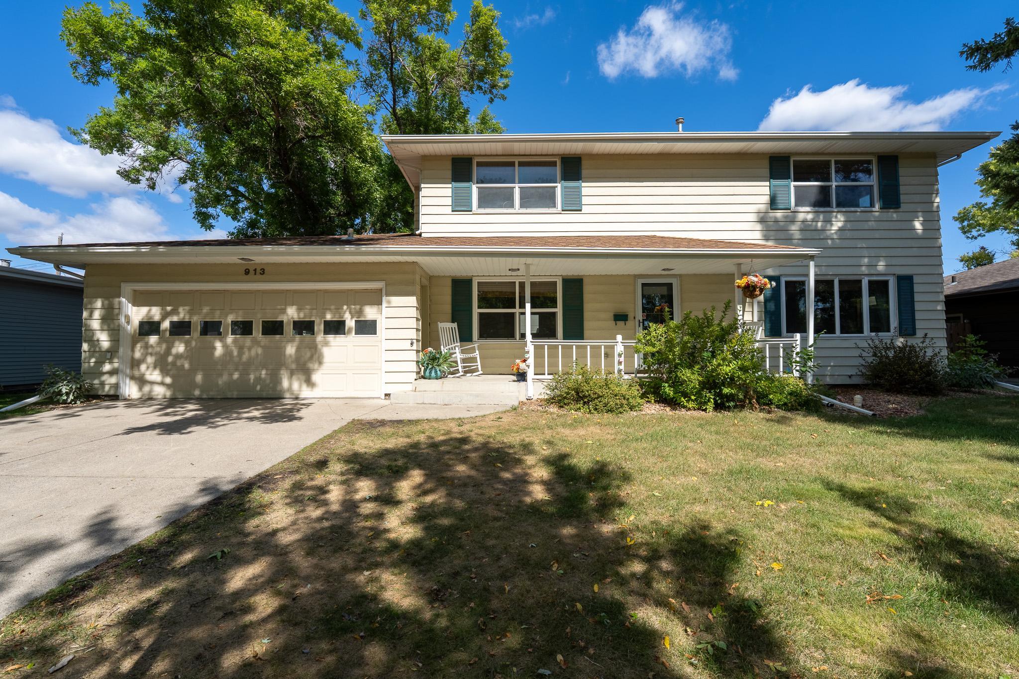 913 Park Drive S — photo