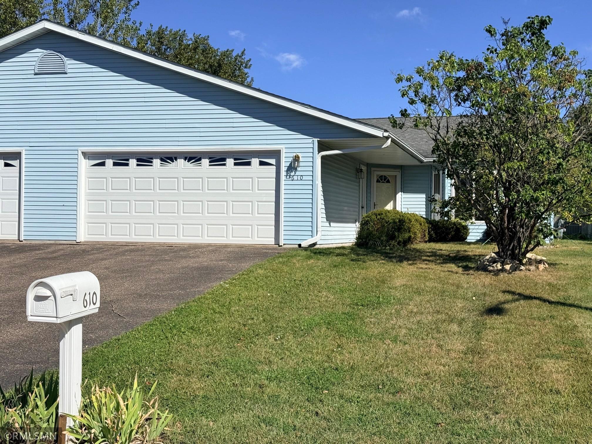 610 Meadows Drive — photo