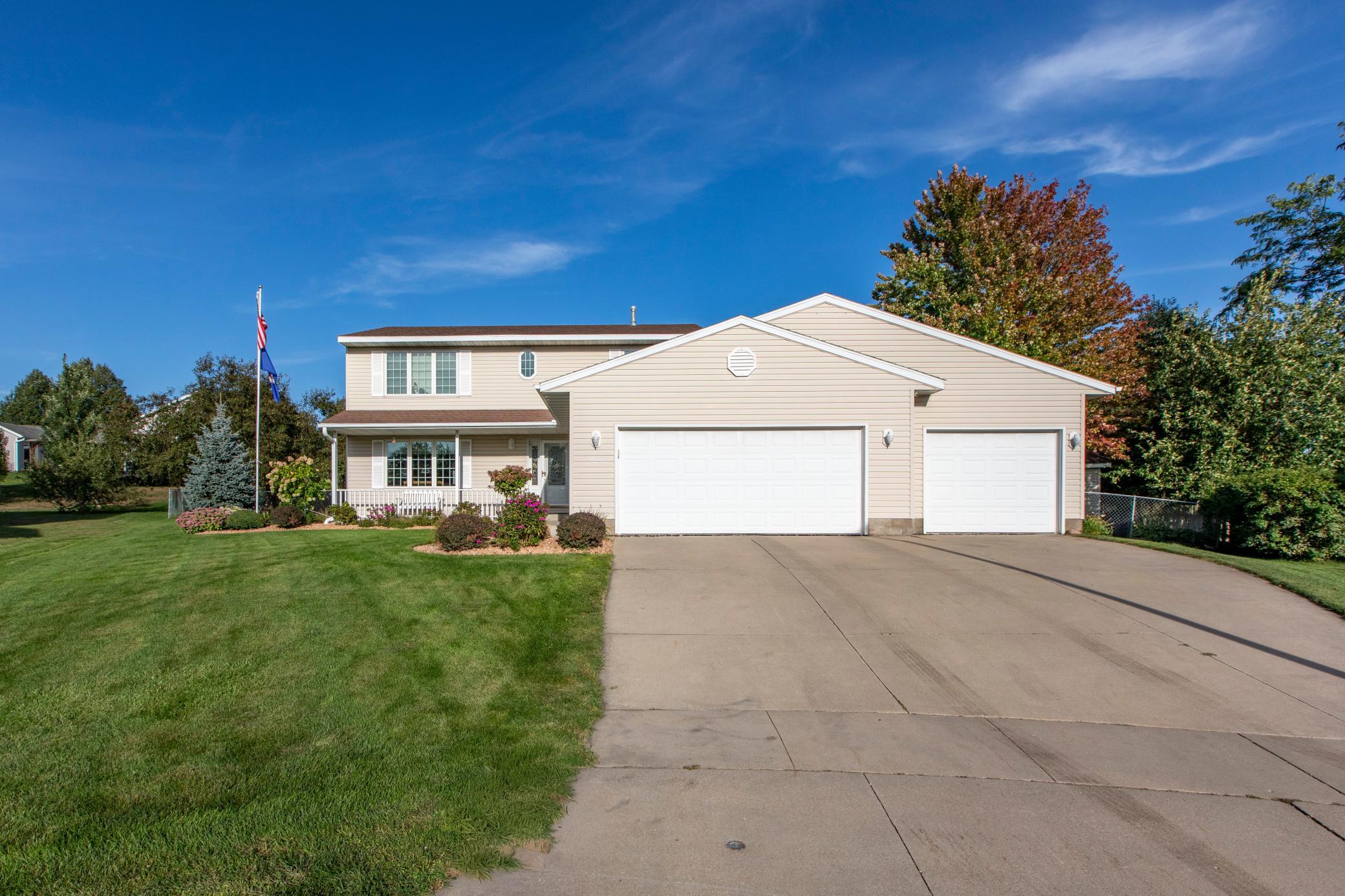 4422 Surrey Lane NW — photo