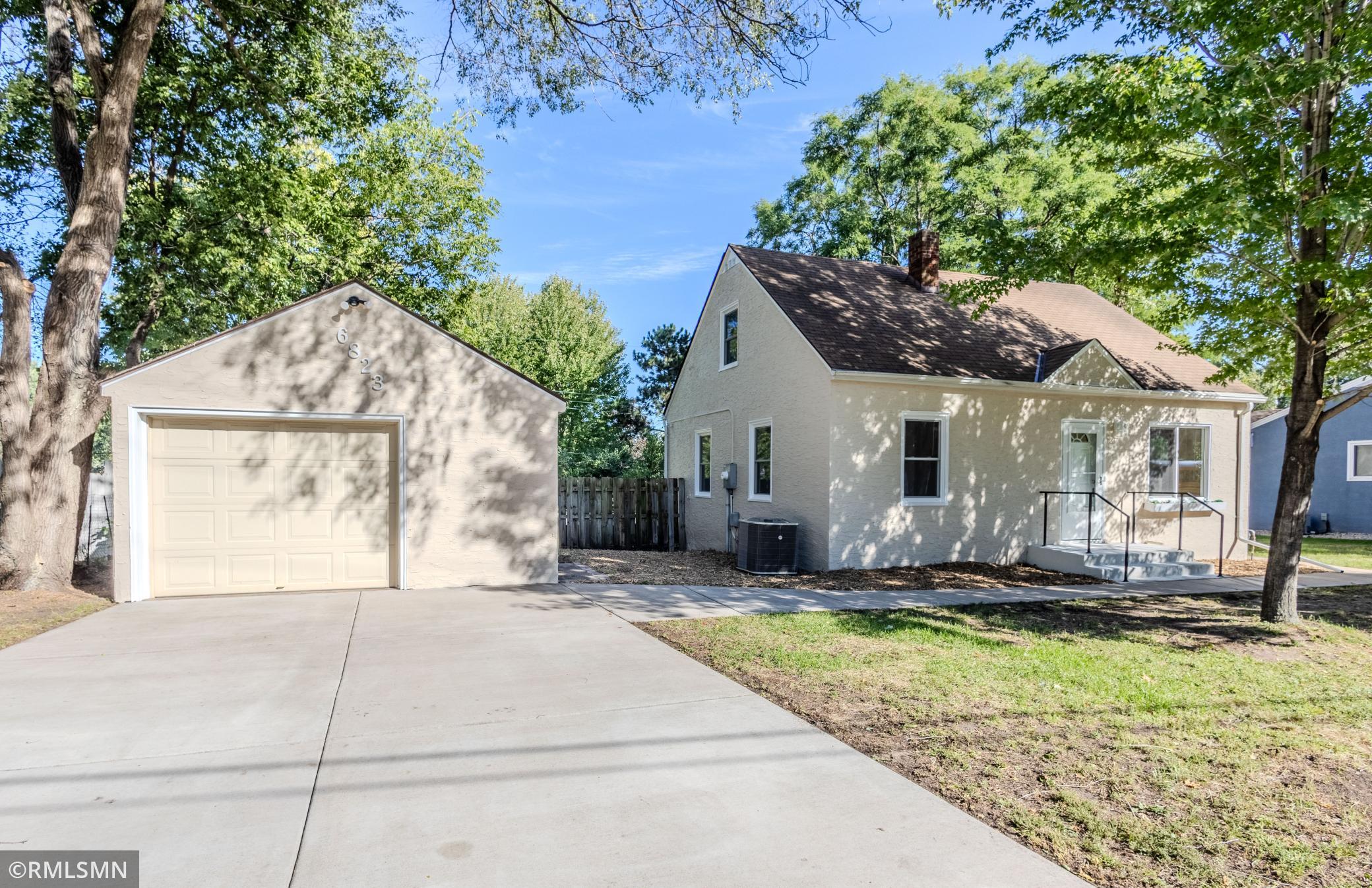6823 E River Road NE — photo