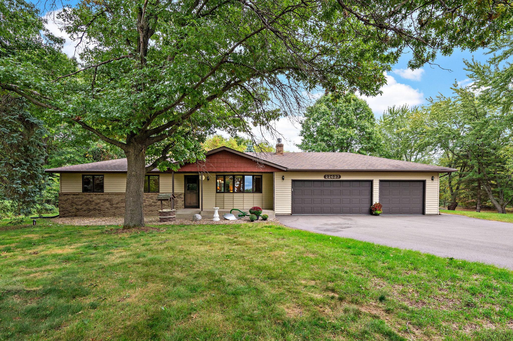 22637 Raven Street NW — photo