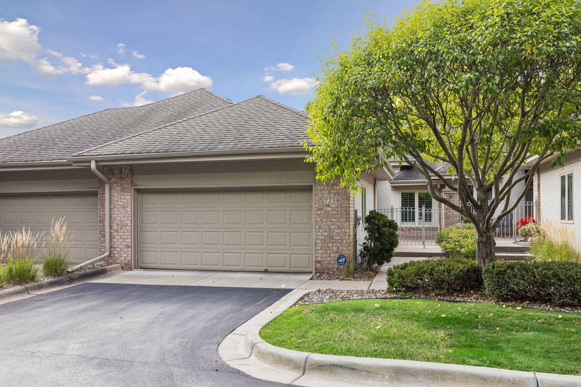7238 Lewis Ridge Parkway — photo