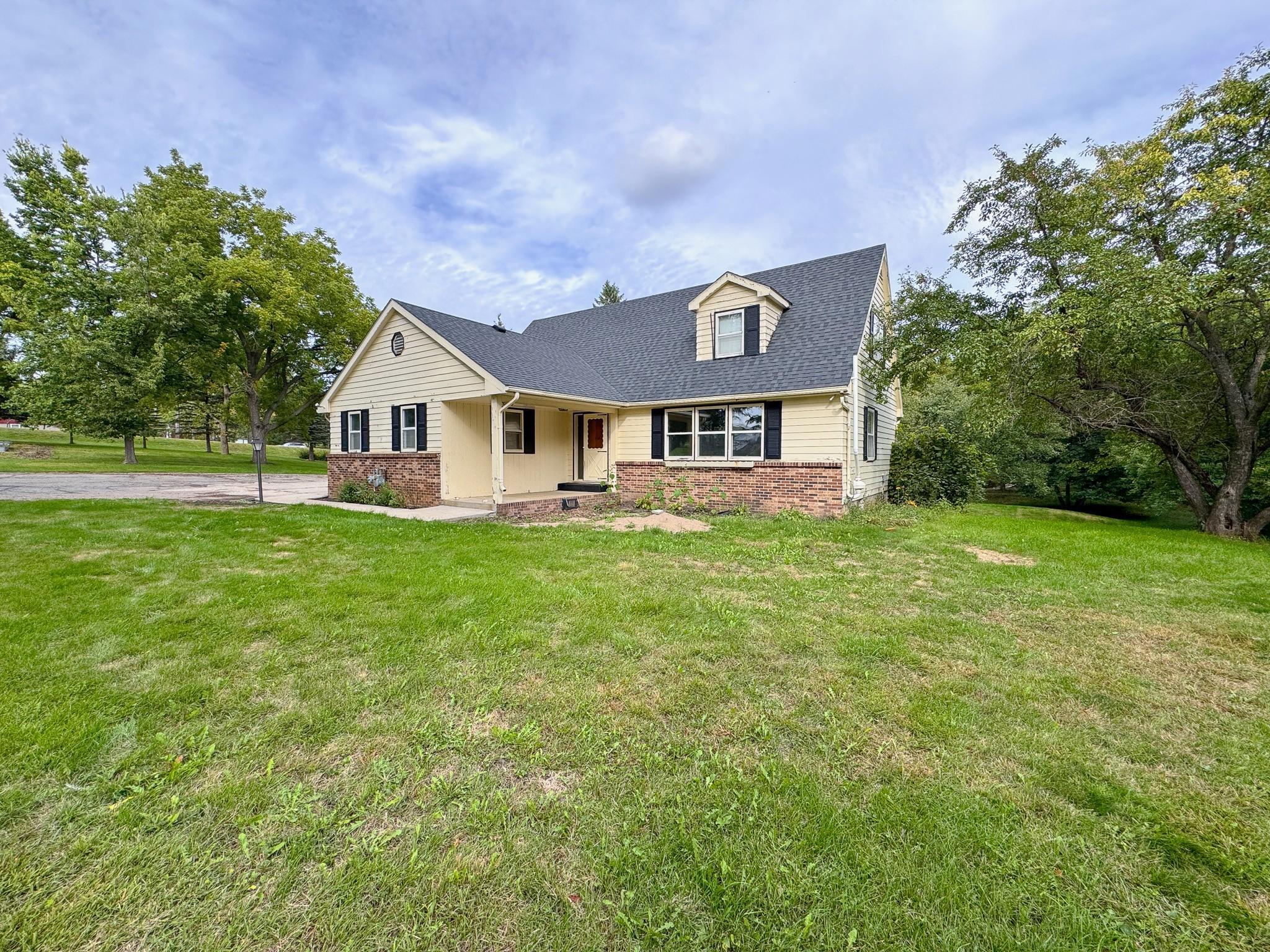 615 S Woodland Drive — photo