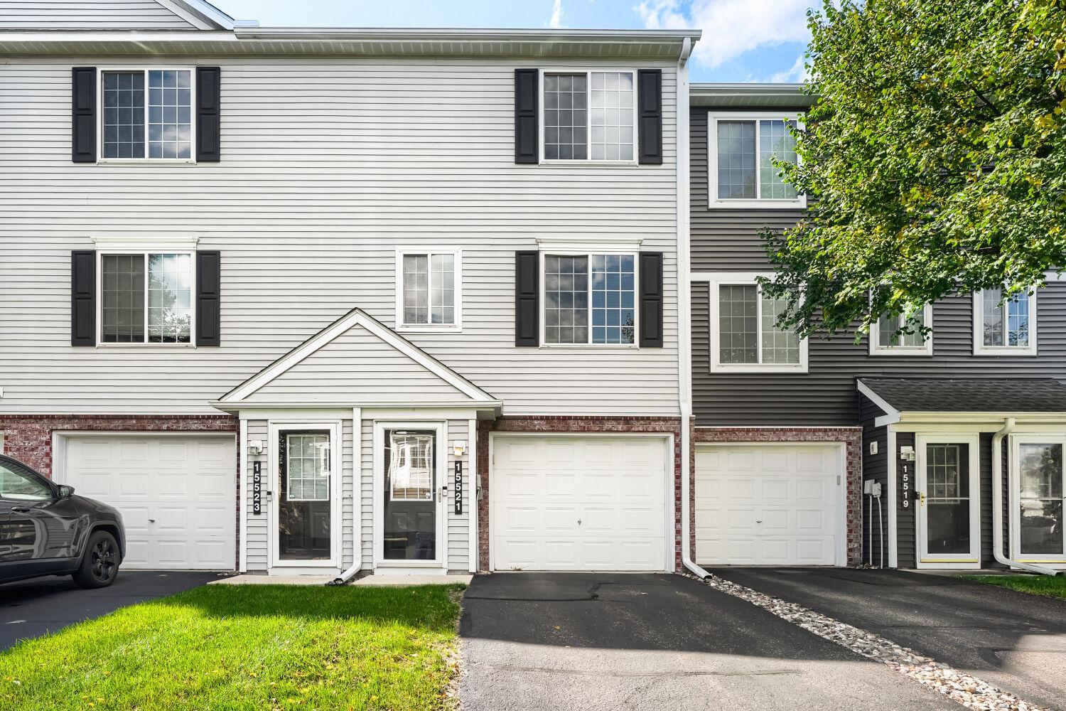 15521 Float Lane 150 — photo