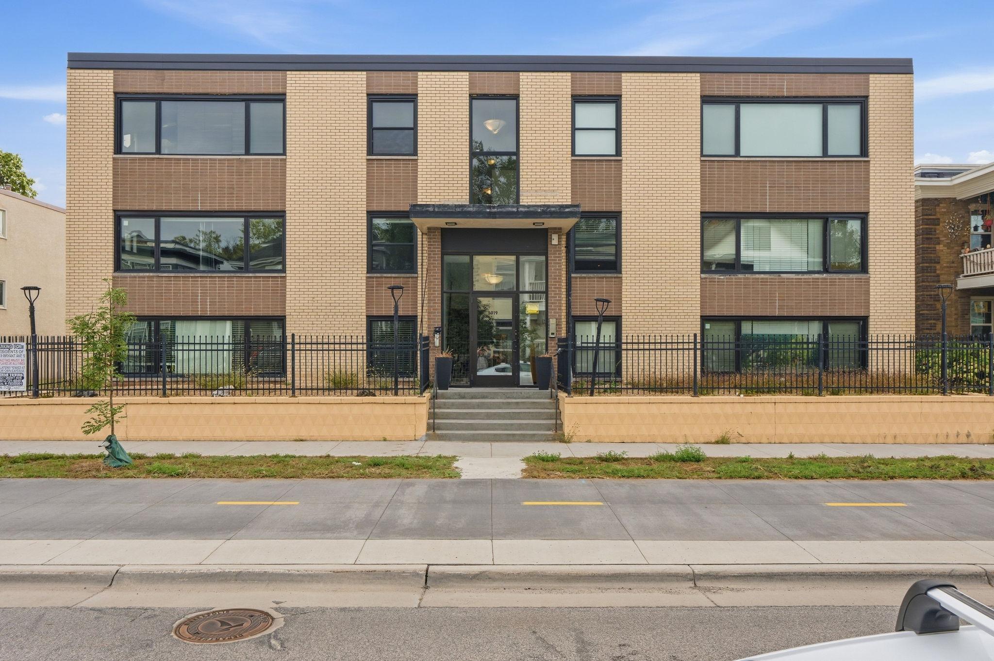 3019 Bryant Avenue S 101 — photo