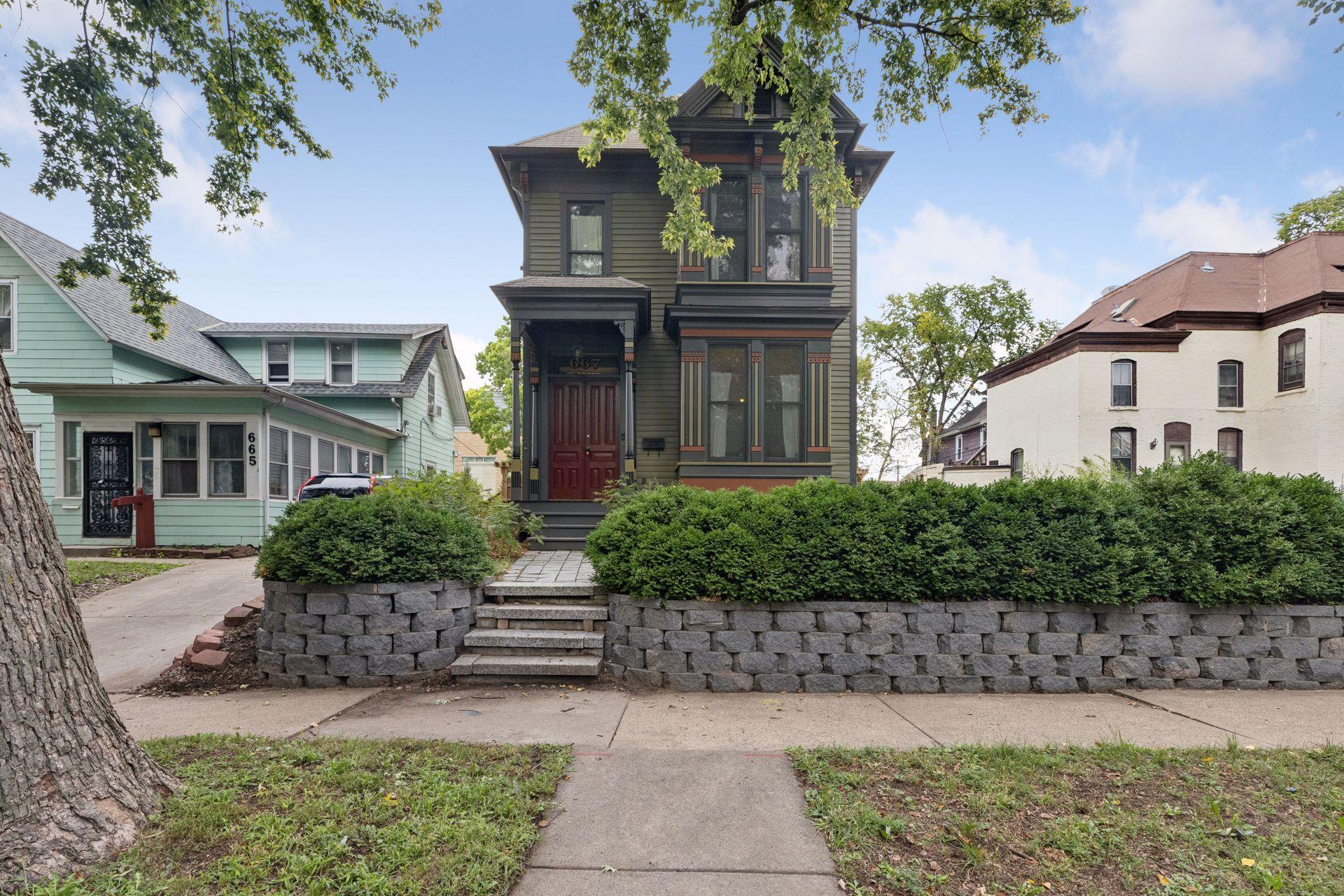 667 5th Street E, Saint Paul, MN 55106 | Realty.com
