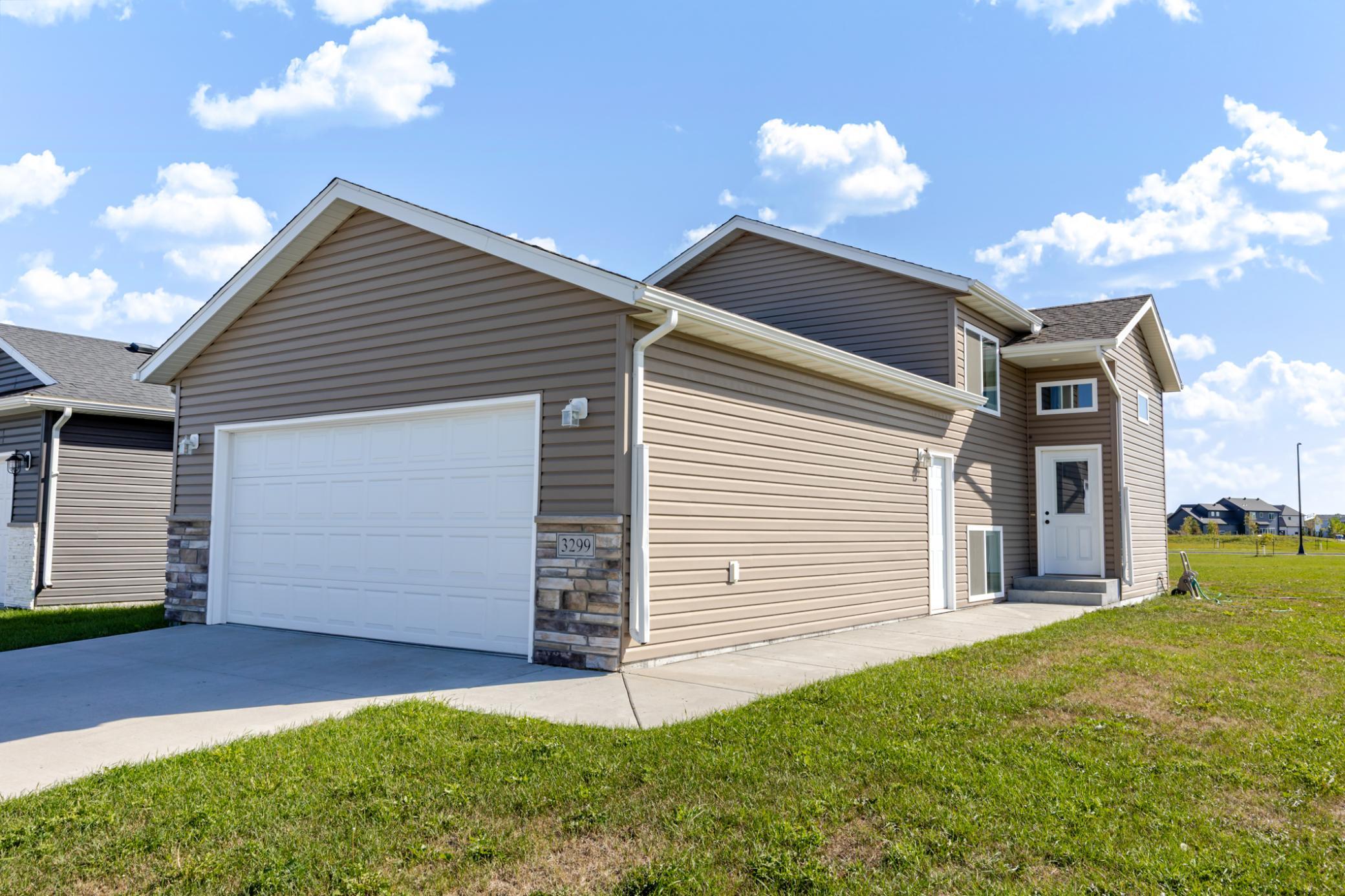 3299 Maple Leaf Loop S, Fargo, ND 58104 — photo 2