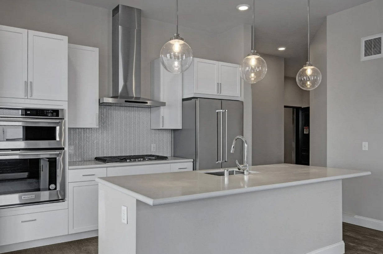 1477 W Lake St N639 — photo