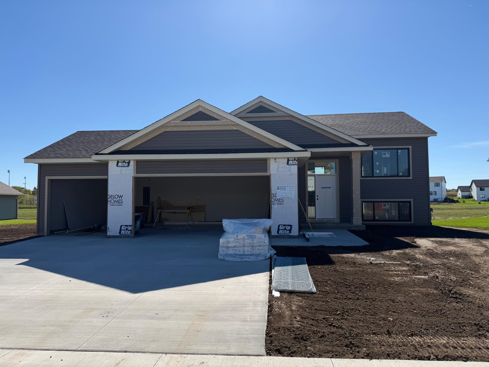 2219 Elk Run Drive SE — photo
