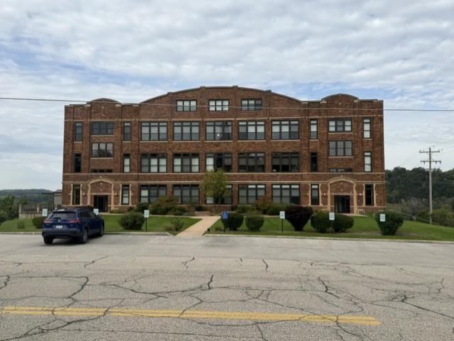 201 Ridgeview Lane S 205 — photo