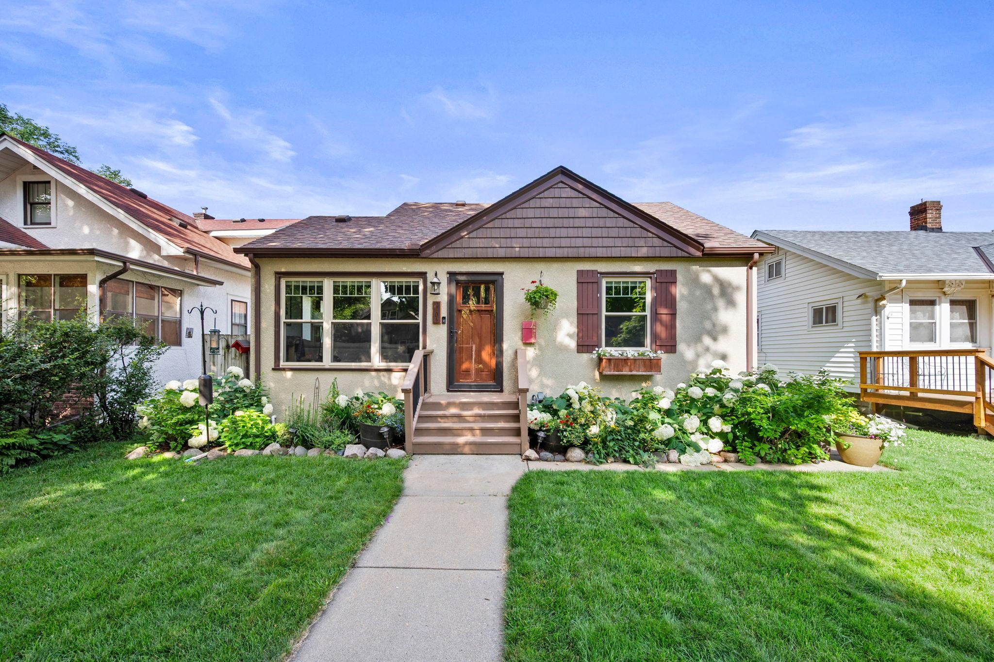 2704 Garfield Street NE — photo