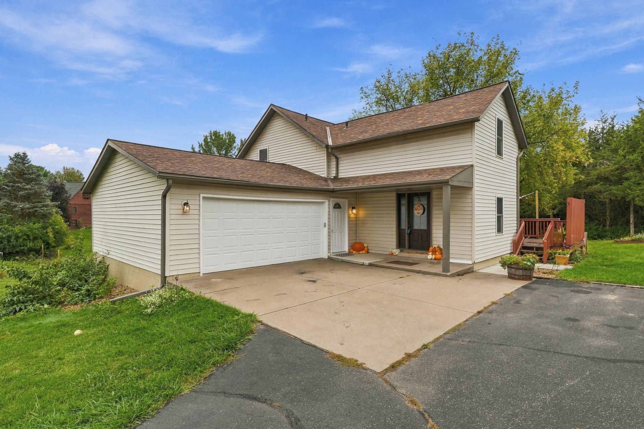 858 Bradley Drive — photo