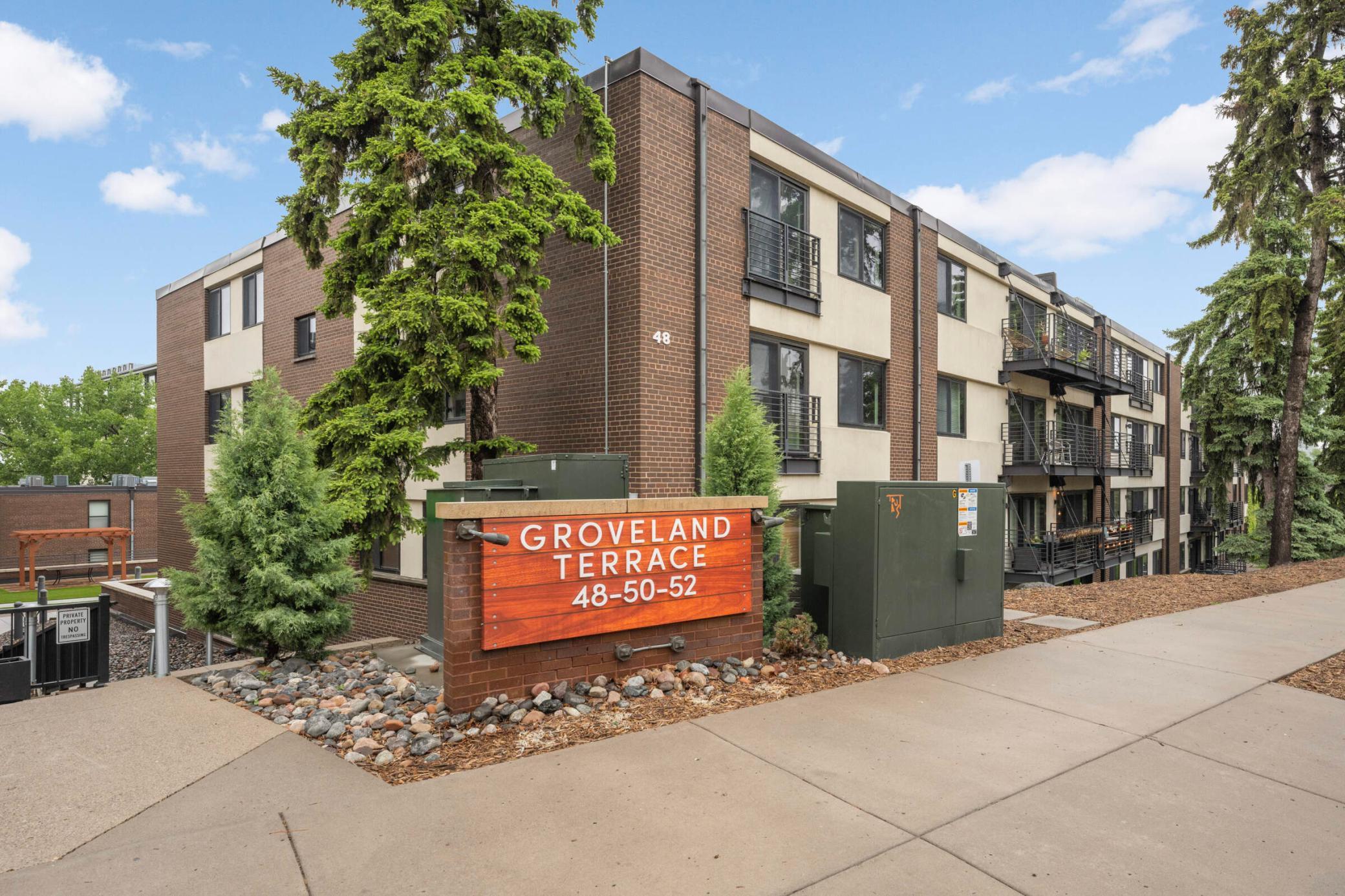 48 Groveland Terrace 206B — photo
