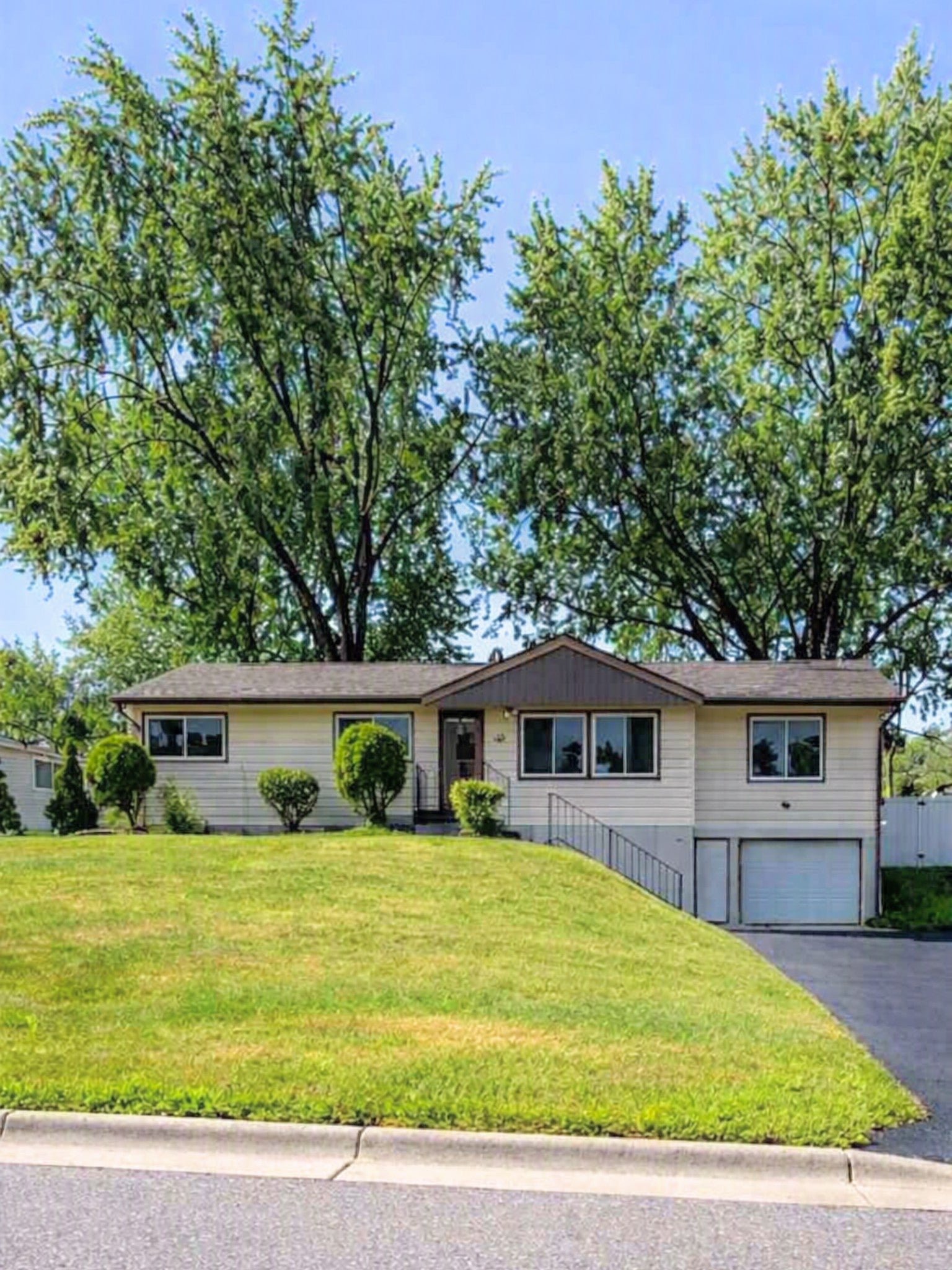262 Demar Avenue — photo