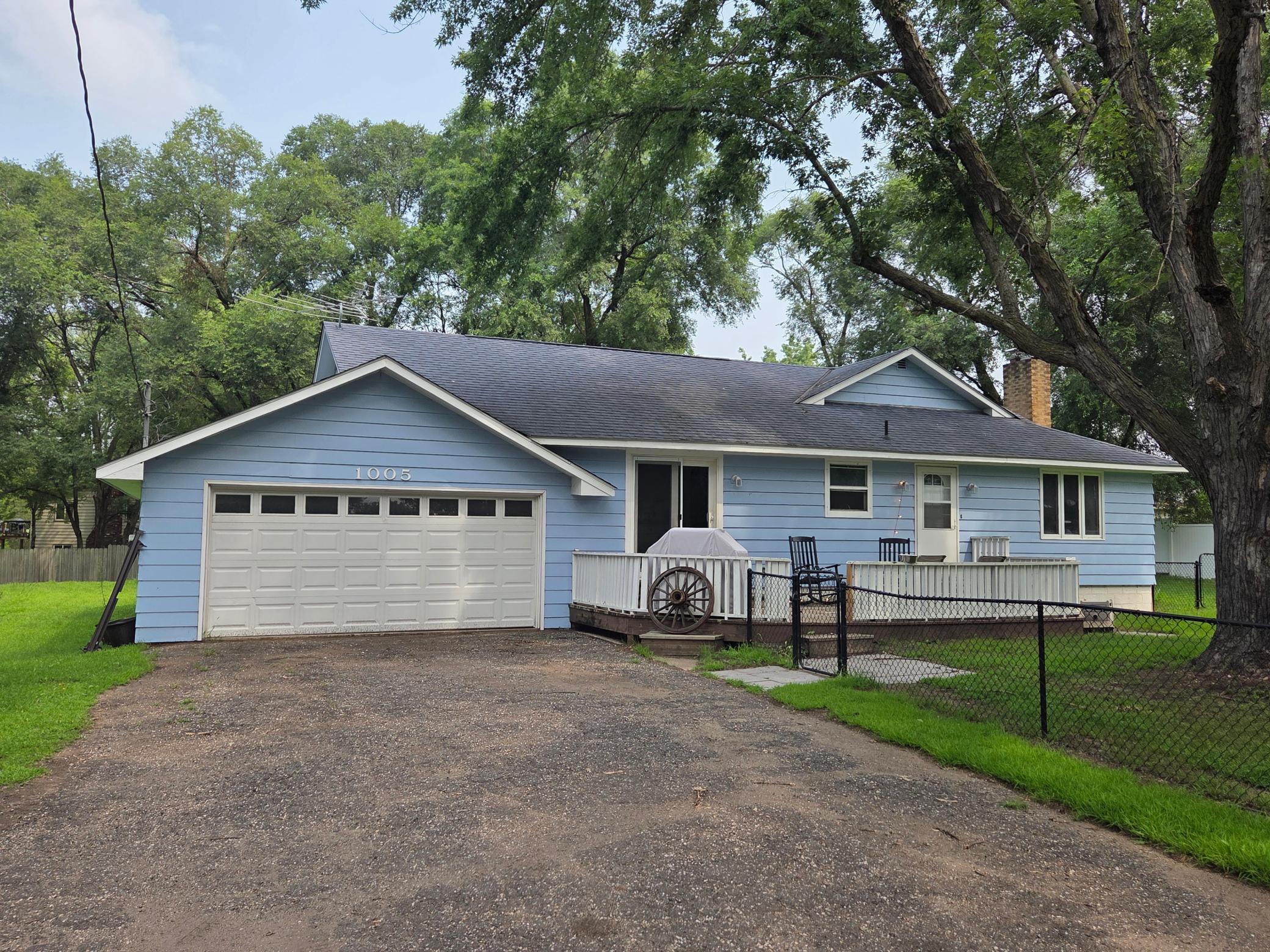1005 Golf Course Road — photo