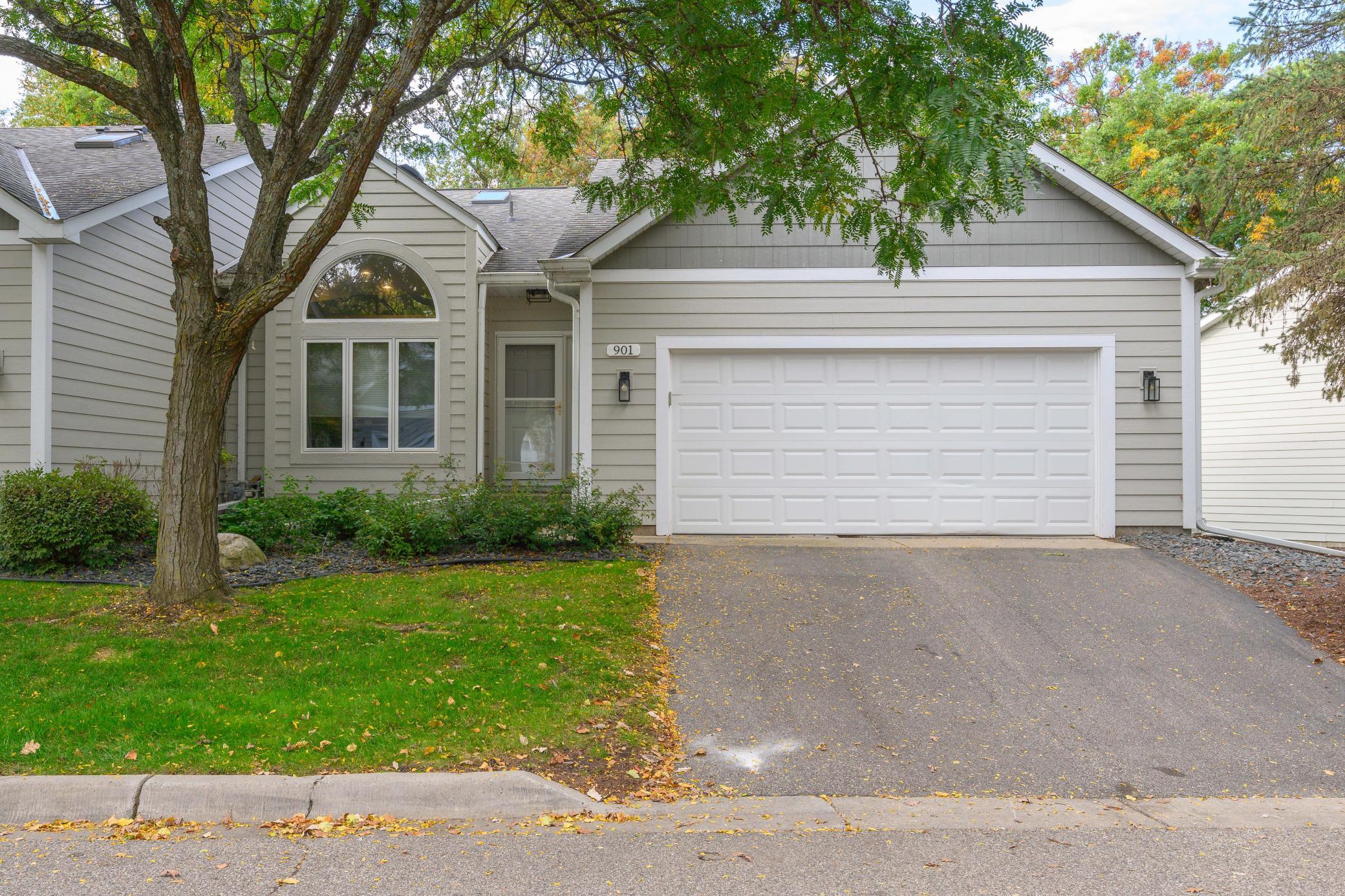 901 Southcross Drive E — photo