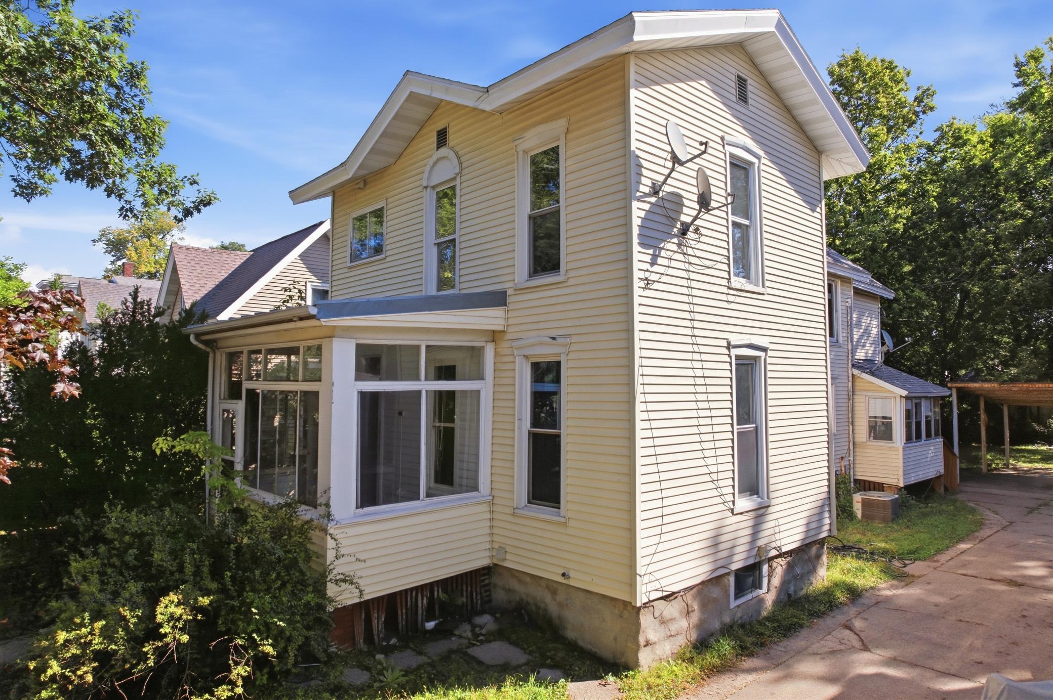 468 Main Street — photo