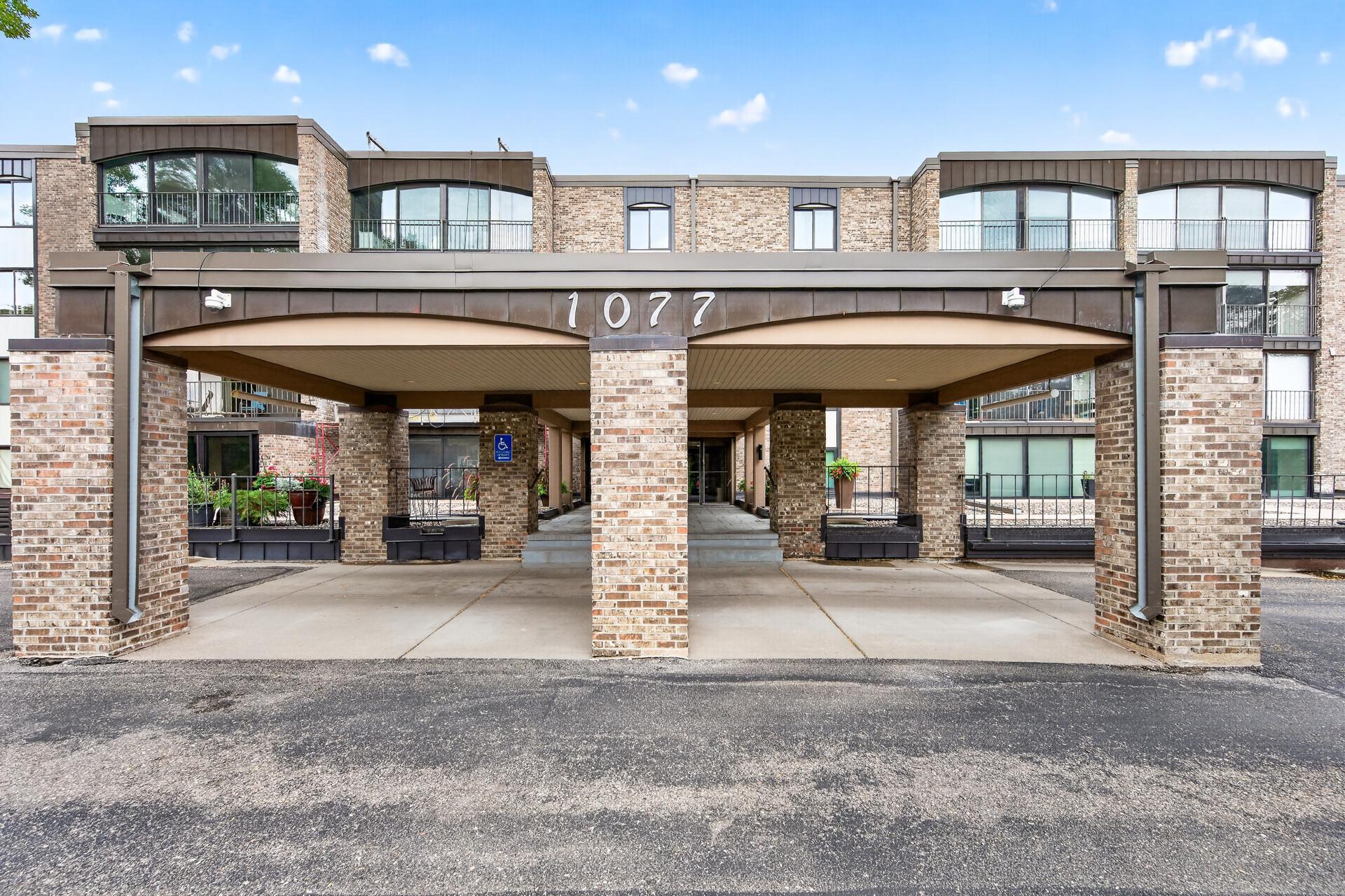 1077 Sibley Memorial Highway 608 — photo