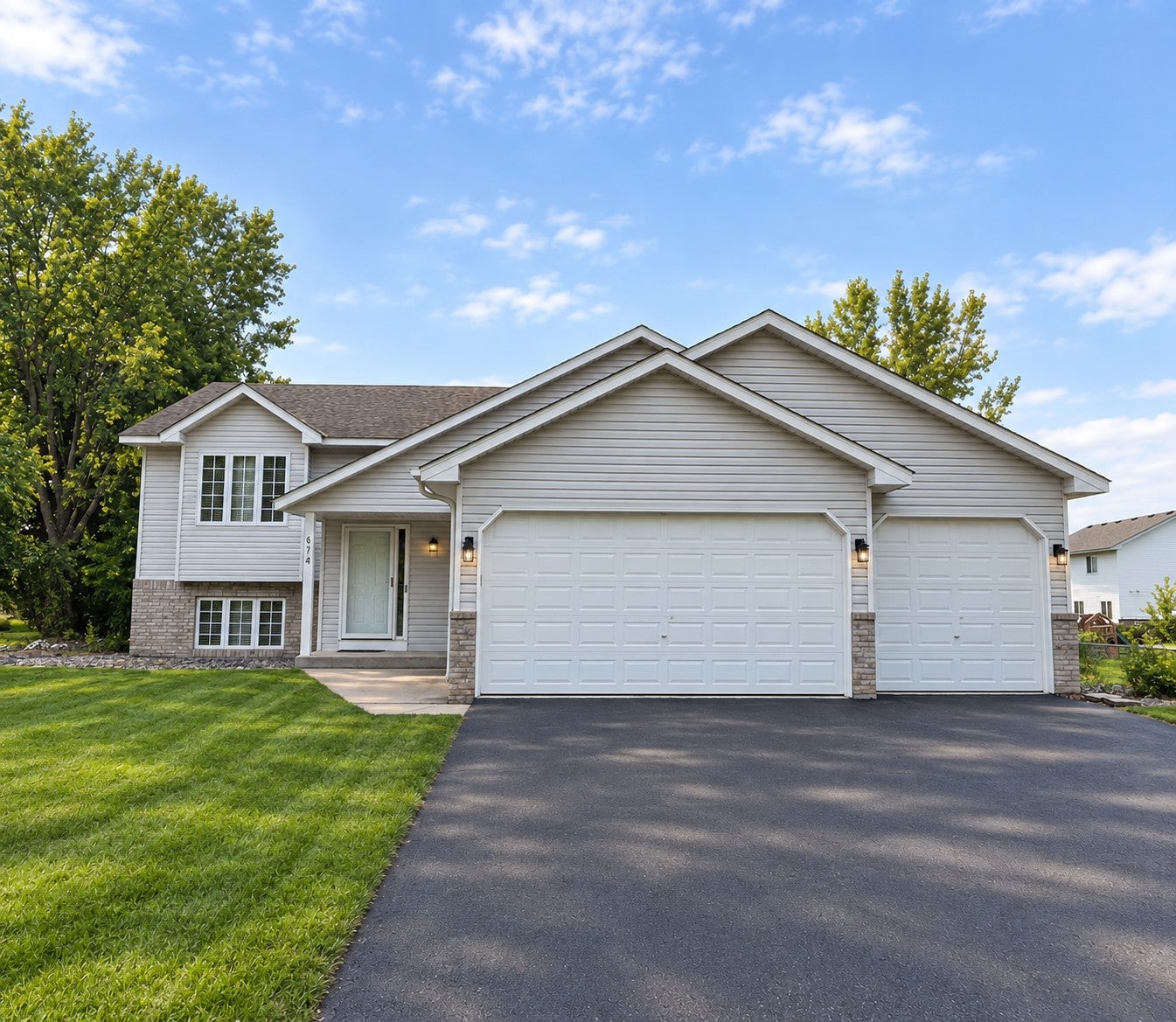 674 Lois Lane — photo