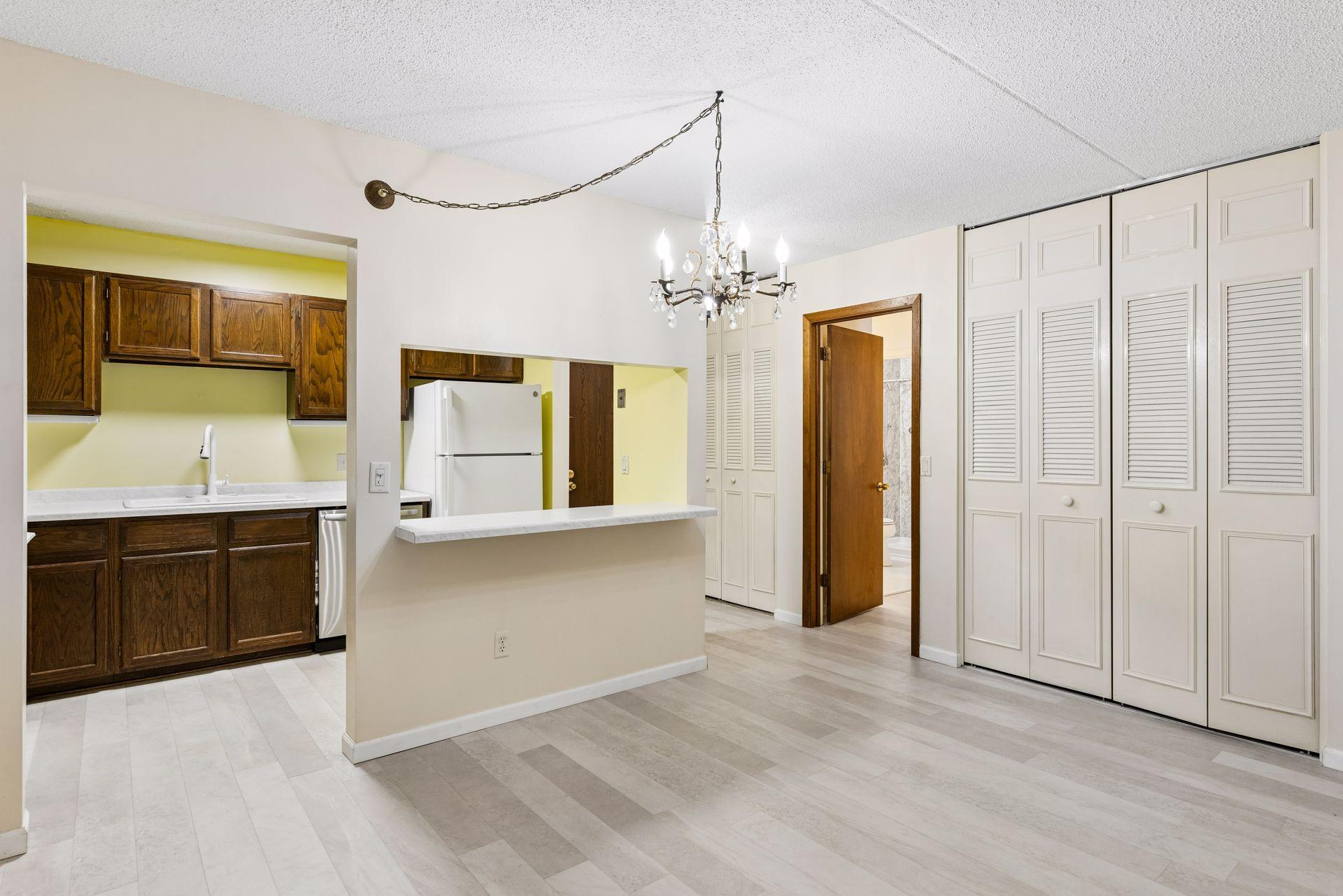 10531 Cedar Lake Road 415 — photo