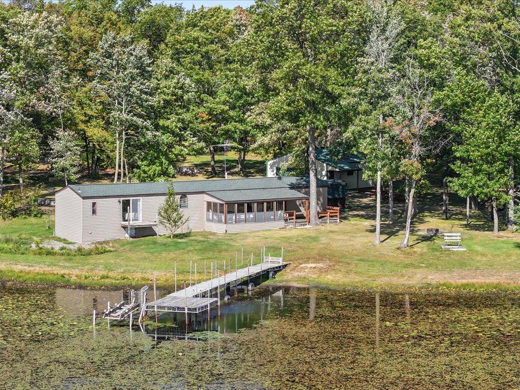8143 Meadow Lake Road SW — photo