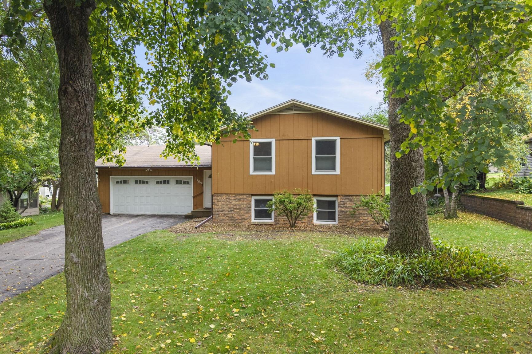 1109 Elm Street — photo